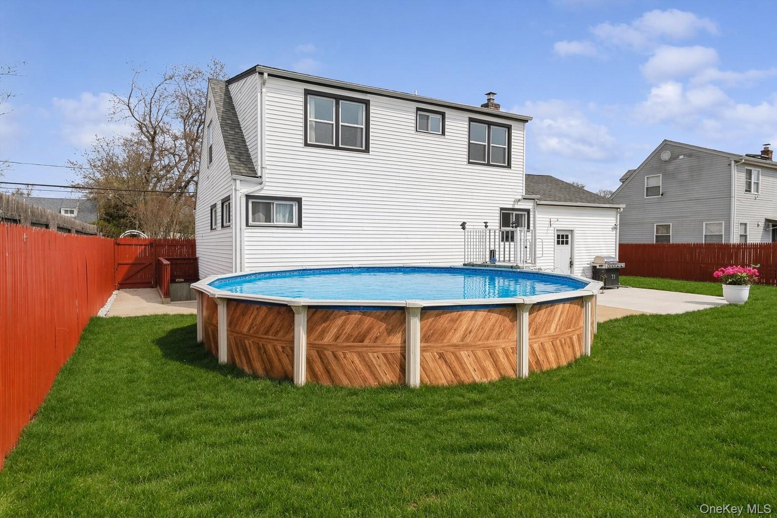 Single Family Hickory  Suffolk County, NY 11722, MLS-965554-32