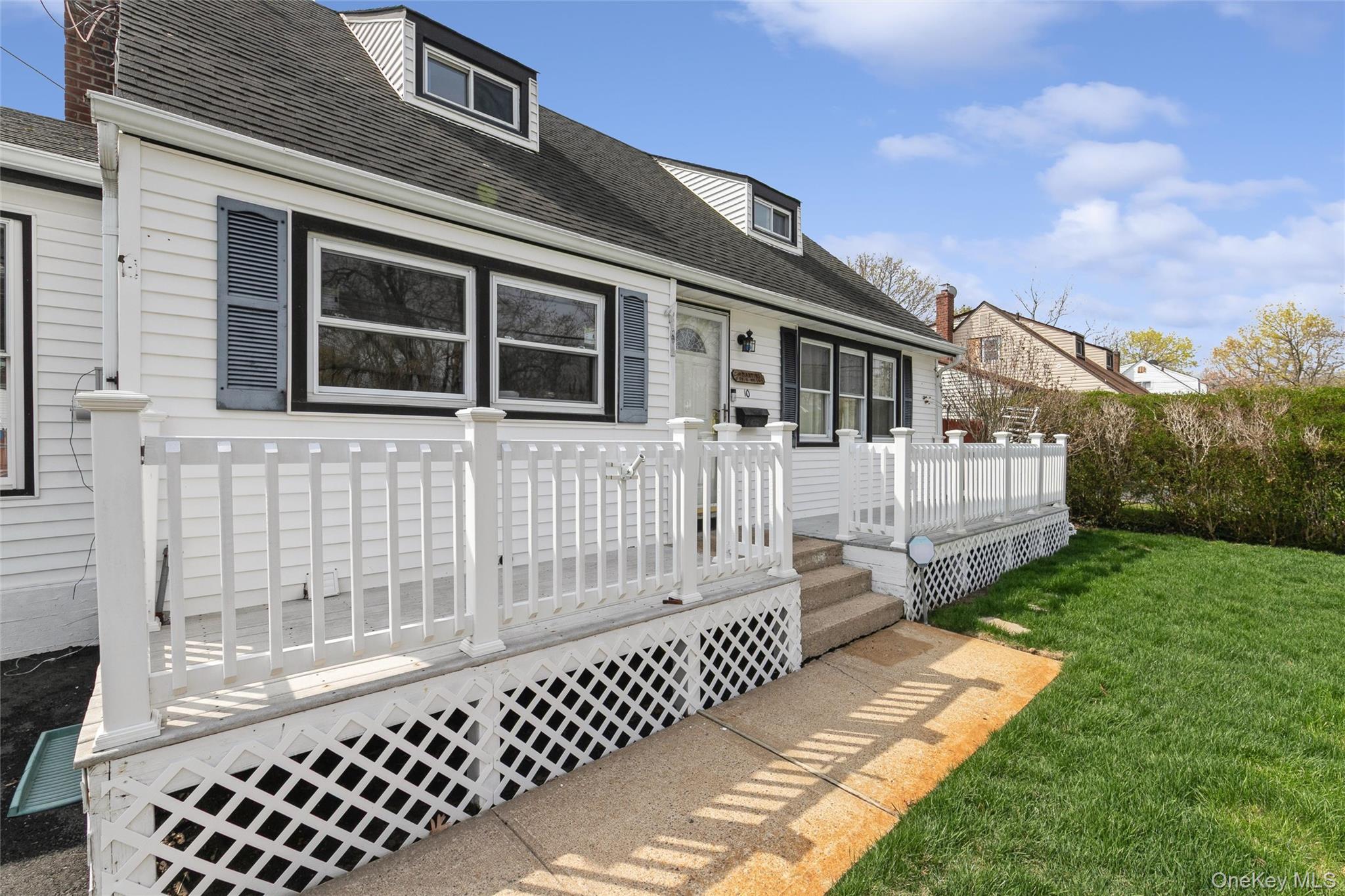 Single Family Hickory  Suffolk County, NY 11722, MLS-965554-34