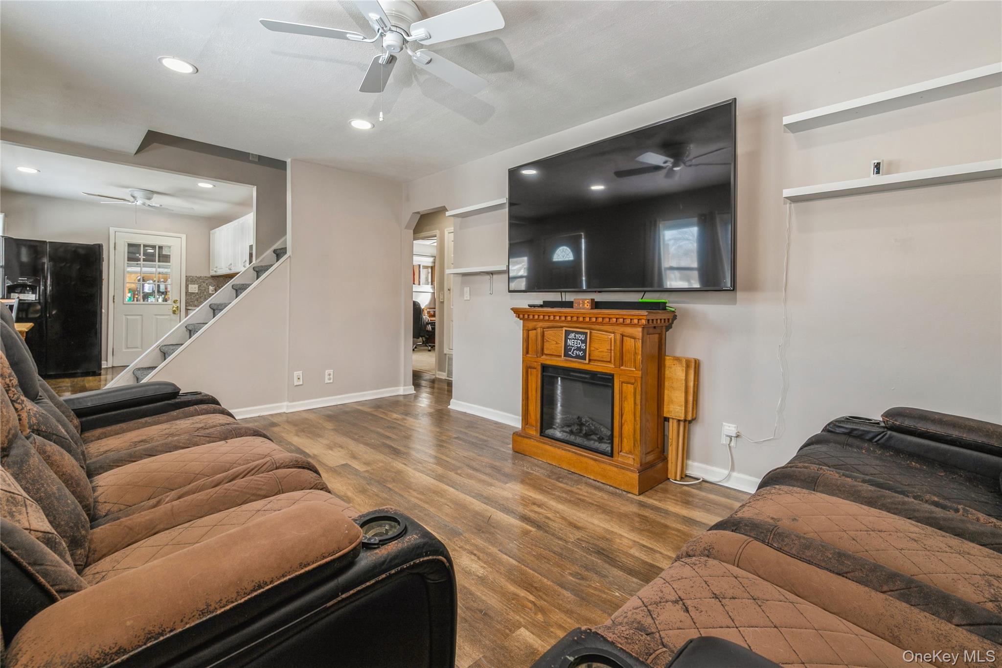 Single Family Hickory  Suffolk County, NY 11722, MLS-965554-4