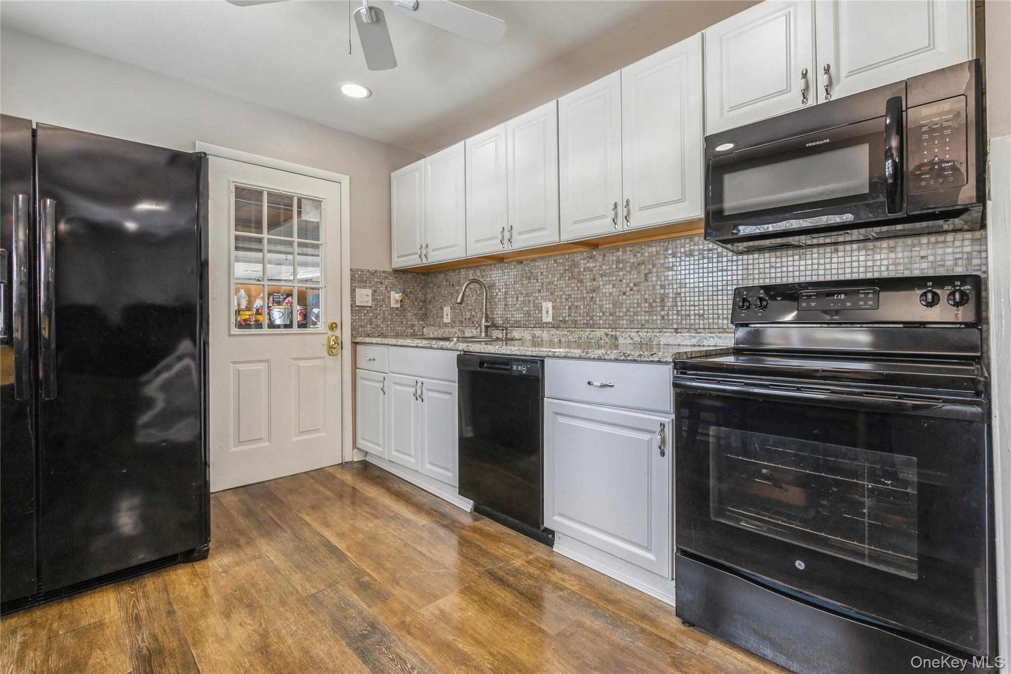 Single Family Hickory  Suffolk County, NY 11722, MLS-965554-7