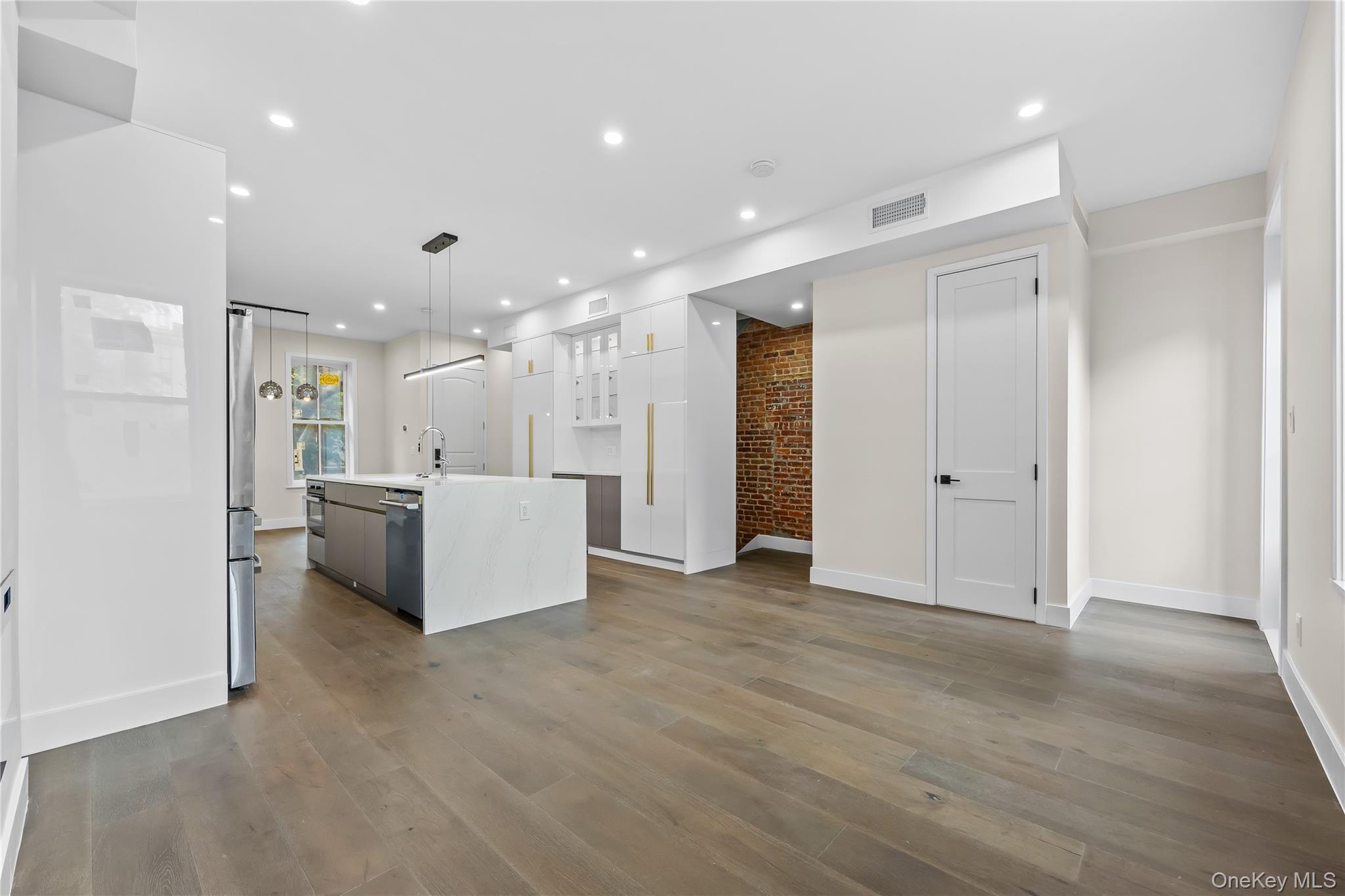 Single Family 45th  Queens, NY 11101, MLS-965575-10