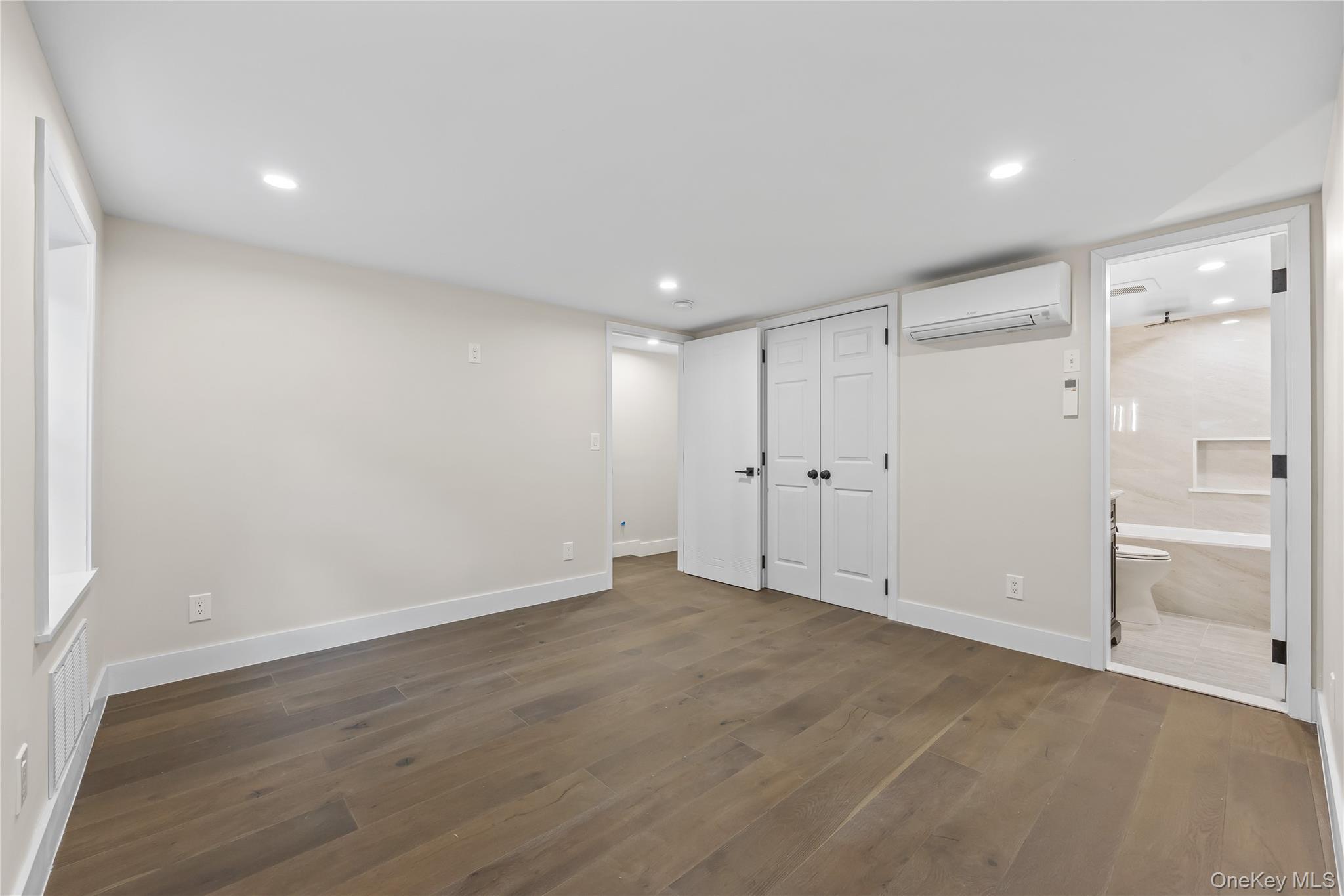 Single Family 45th  Queens, NY 11101, MLS-965575-13