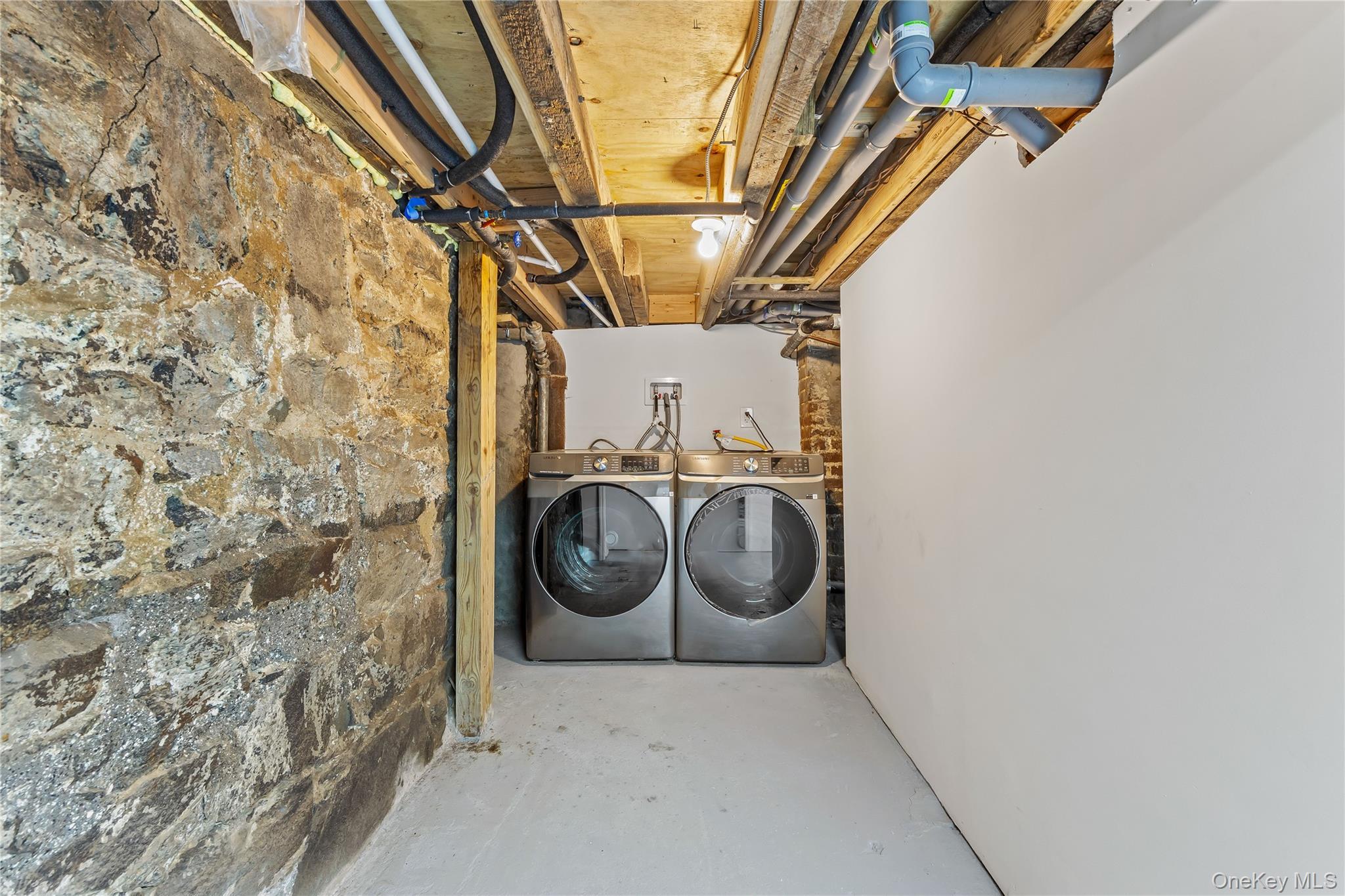 Single Family 45th  Queens, NY 11101, MLS-965575-18