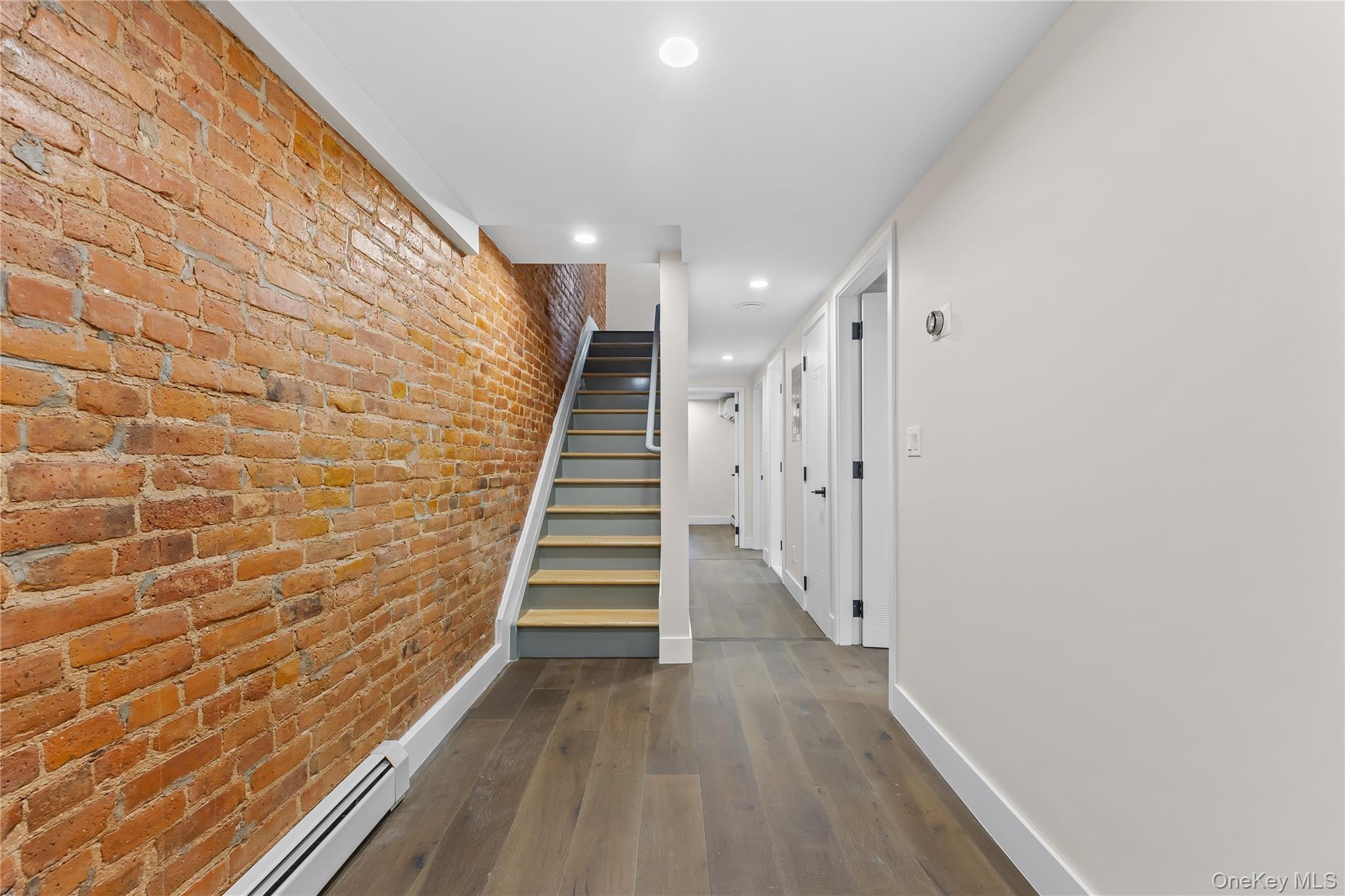 Single Family 45th  Queens, NY 11101, MLS-965575-25