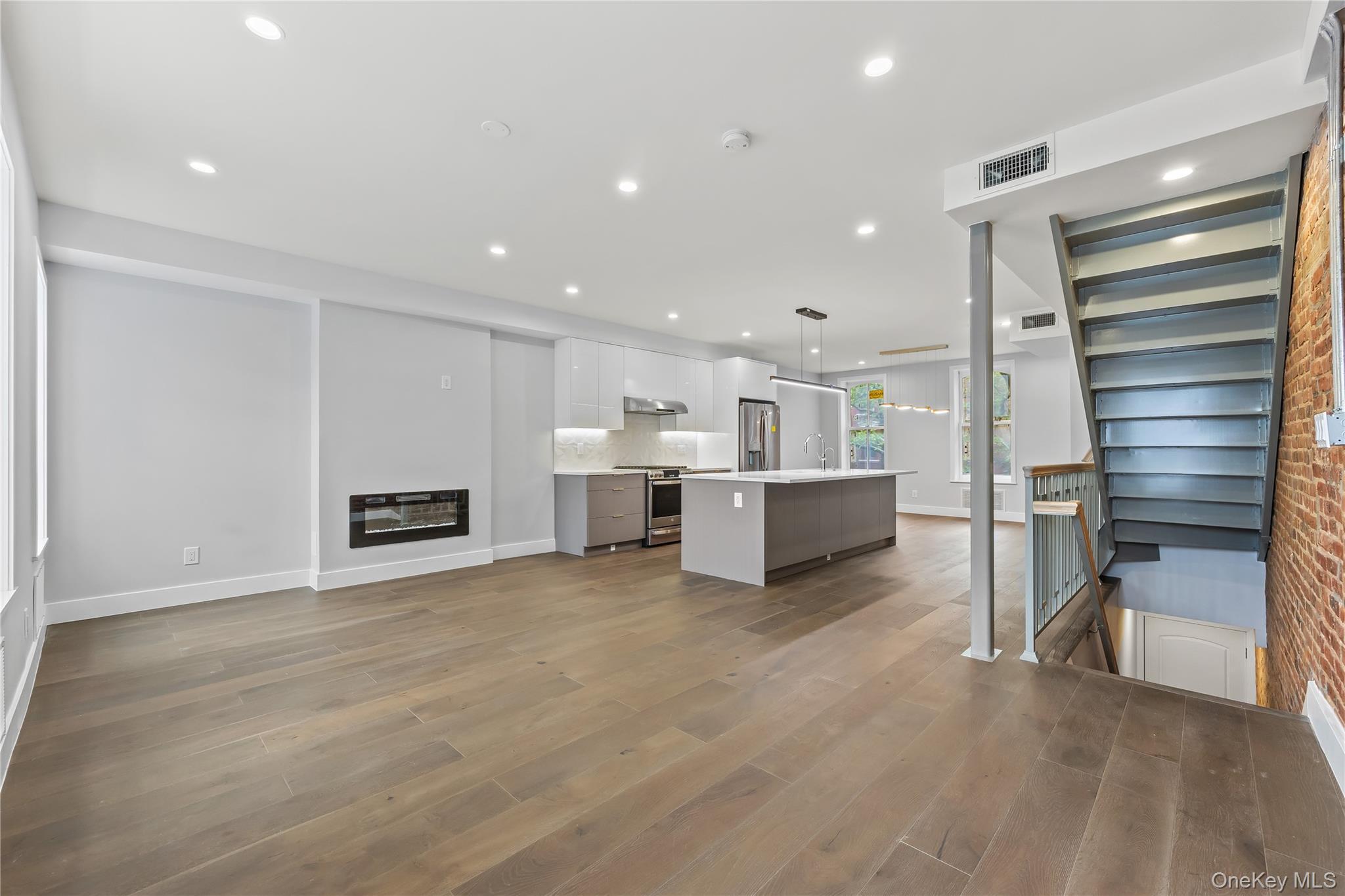 Single Family 45th  Queens, NY 11101, MLS-965575-27