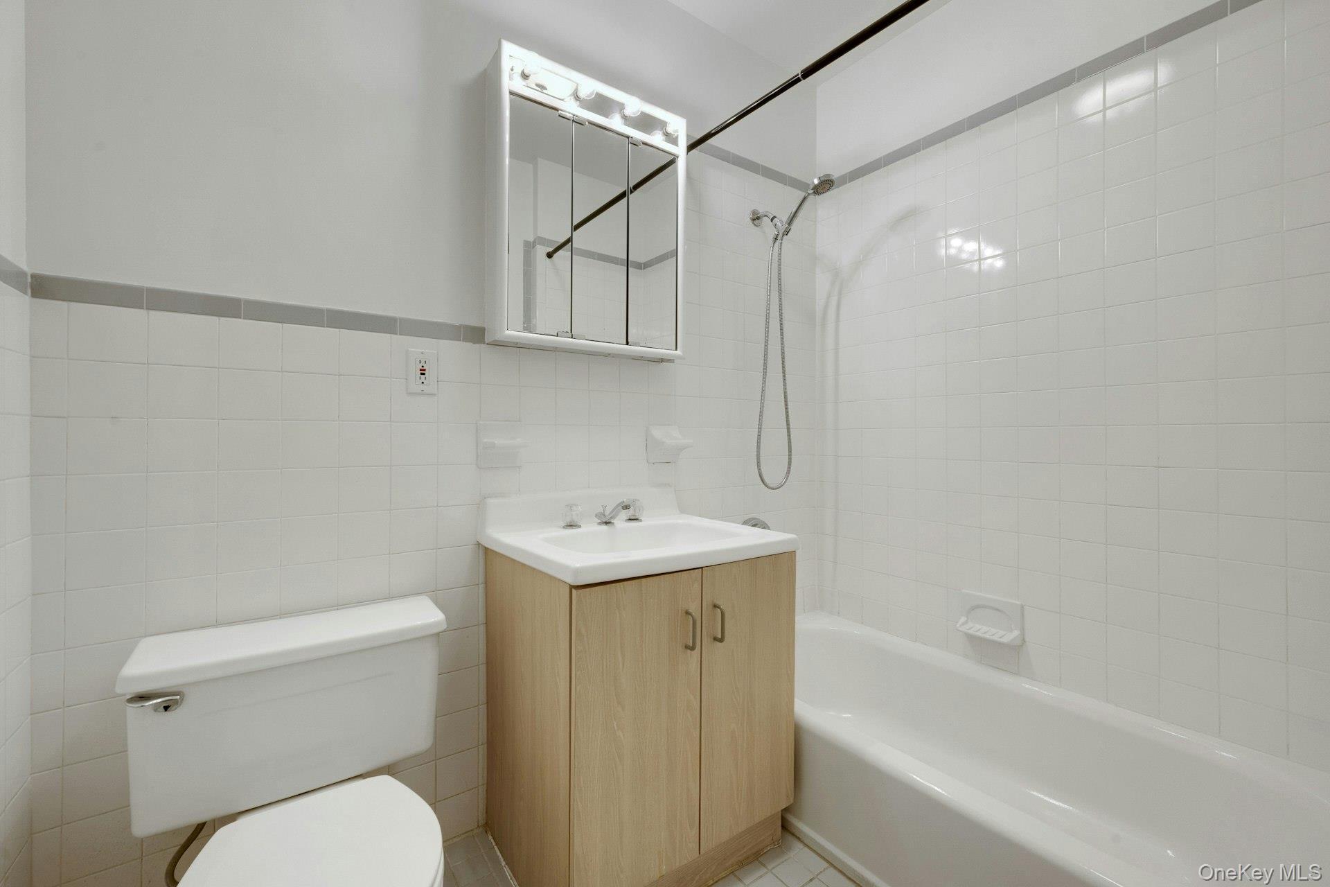 Condo Fordham  Bronx, NY 10464, MLS-965581-23