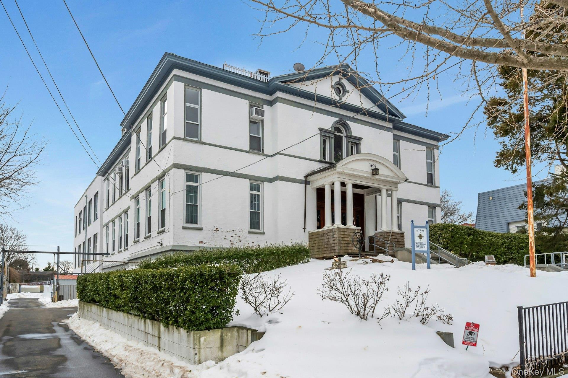 Condo Fordham  Bronx, NY 10464, MLS-965581-32