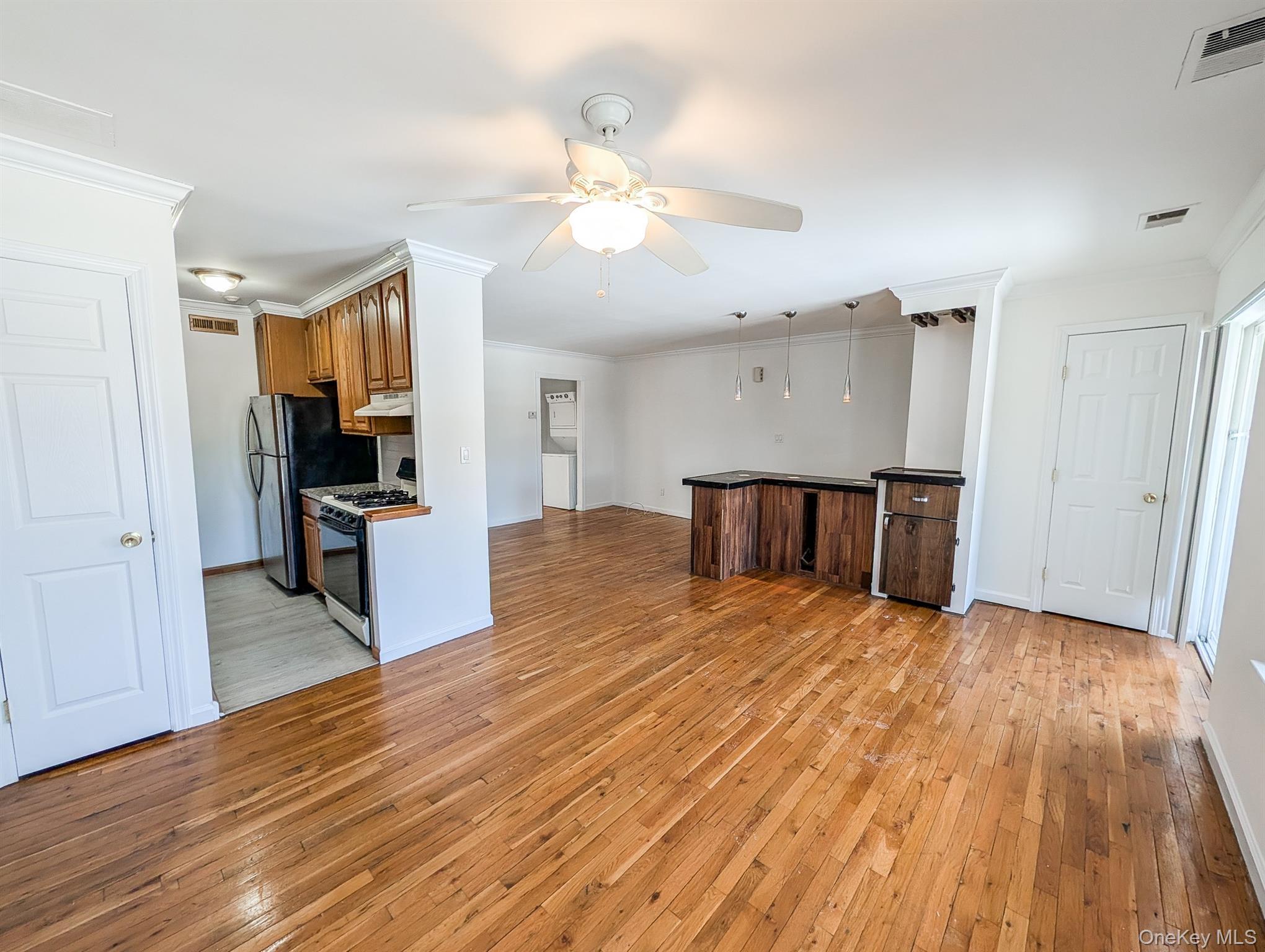 Condo Artist Lake  Suffolk County, NY 11953, MLS-965606-5