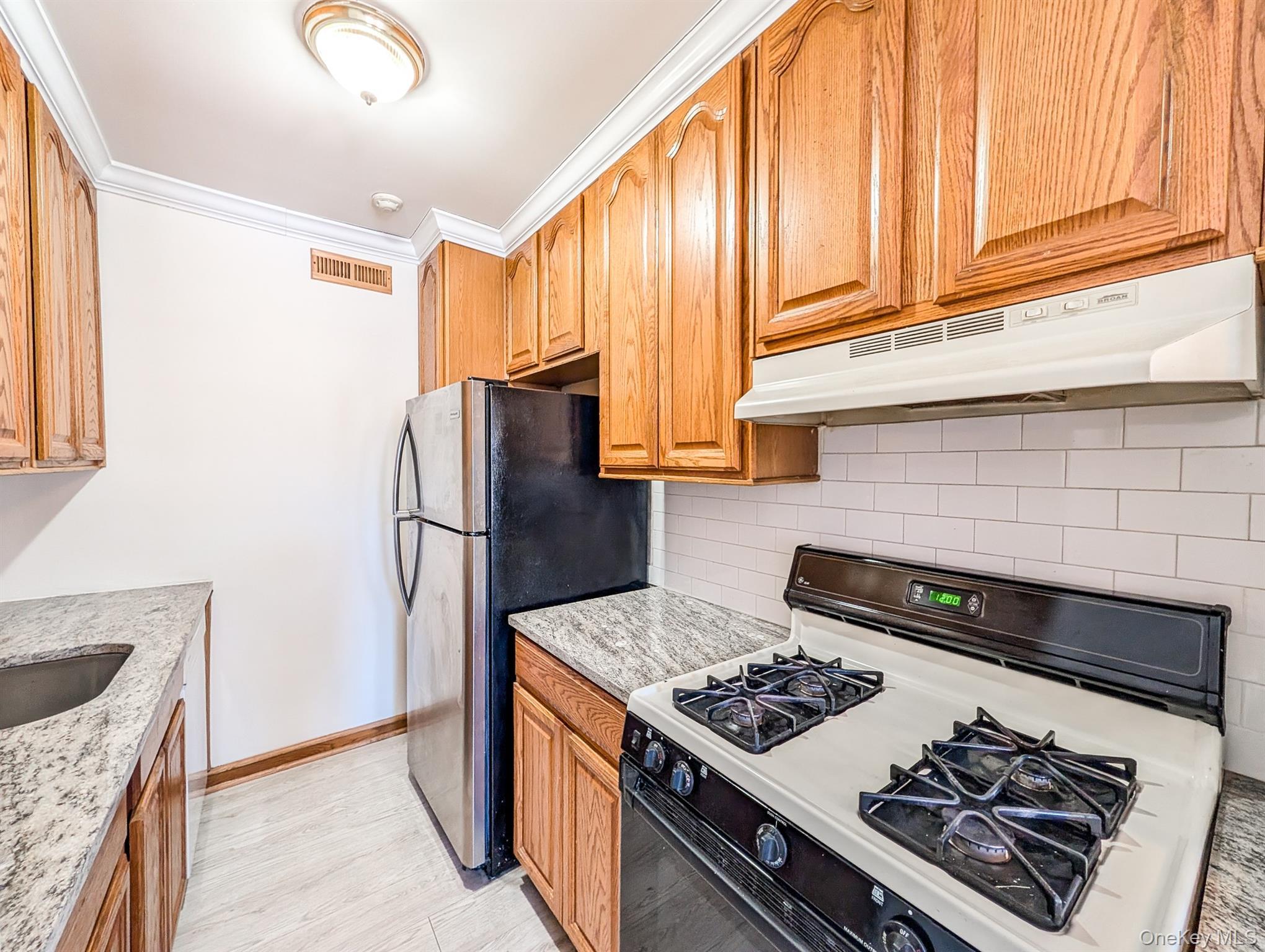 Condo Artist Lake  Suffolk County, NY 11953, MLS-965606-7