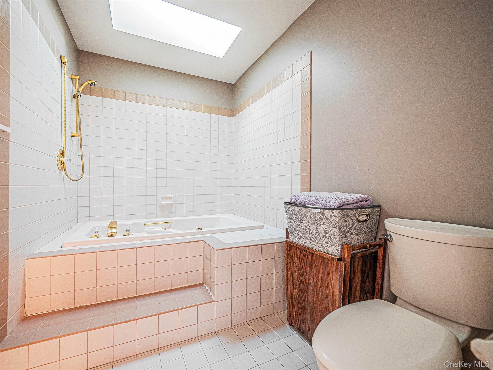 Condo Magnolia  Orange County, NY 10990, MLS-965629-24