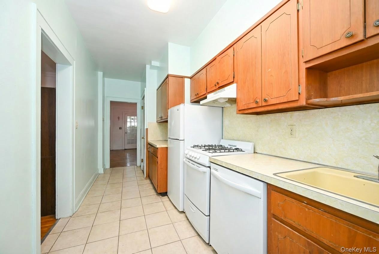 Single Family 72nd  Queens, NY 11385, MLS-965640-3