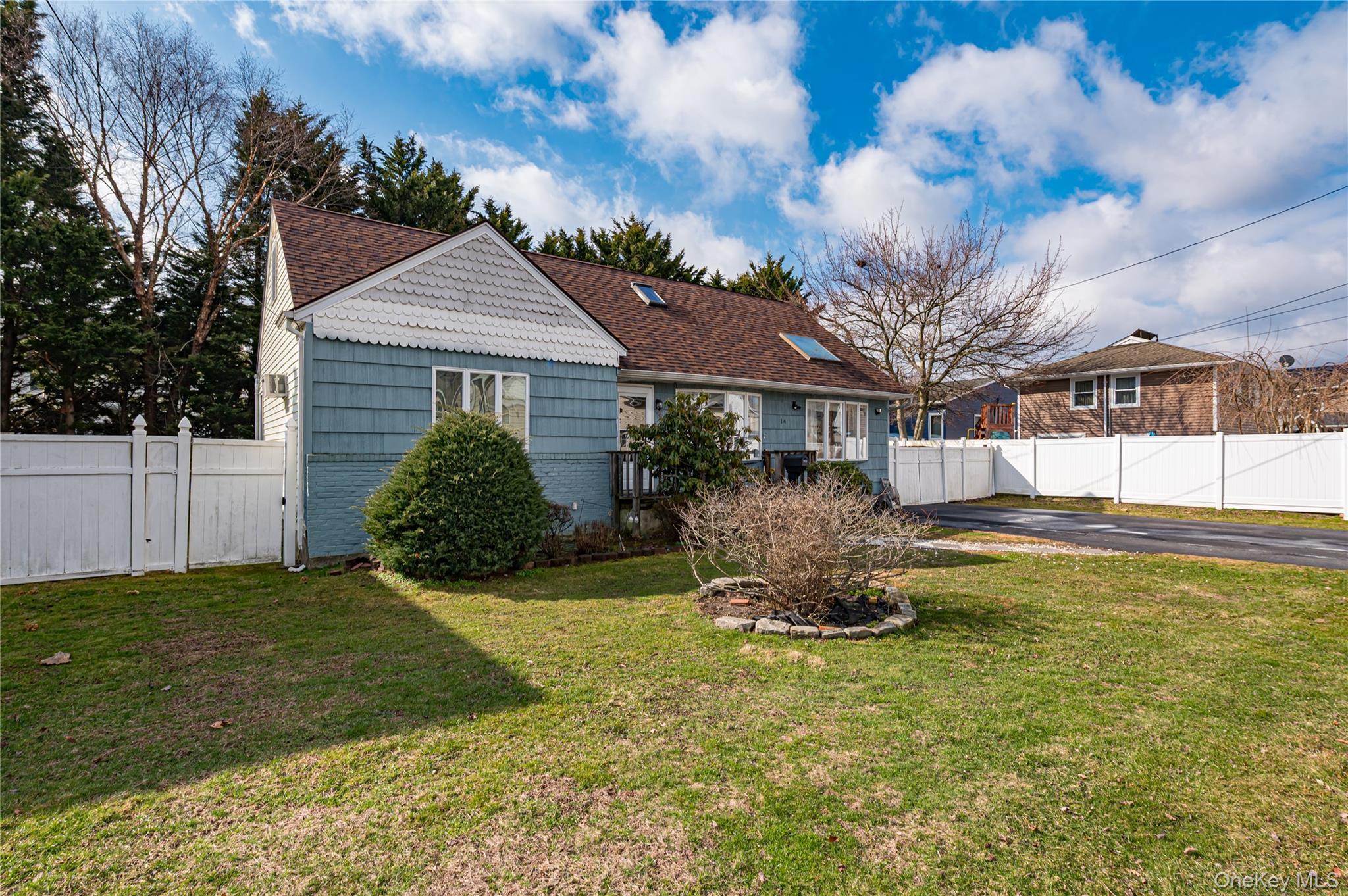 Single Family Willoughby  Suffolk County, NY 11795, MLS-965759-2