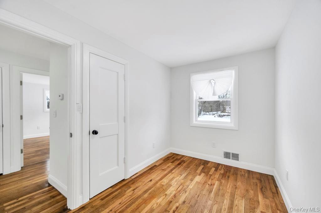 Single Family Silverpine Suffolk County, NY 11701, MLS-965764-11