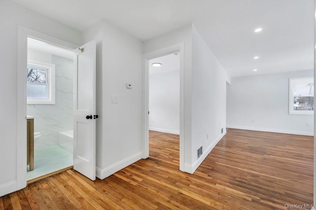 Single Family Silverpine Suffolk County, NY 11701, MLS-965764-12