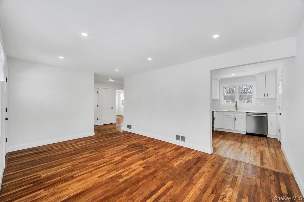 Single Family Silverpine Suffolk County, NY 11701, MLS-965764-5