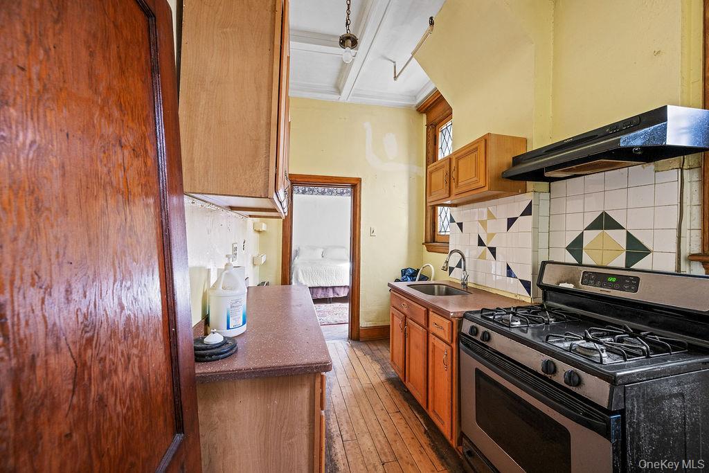 Single Family Park  Brooklyn, NY 11216, MLS-965803-17