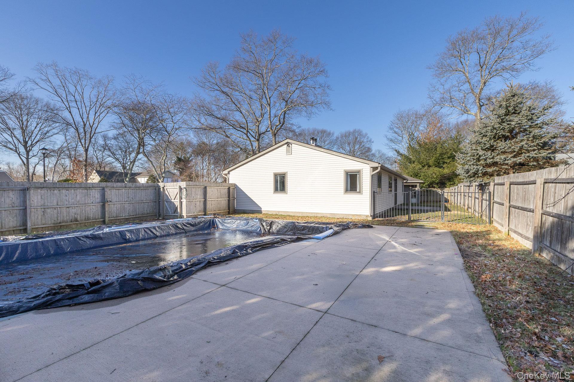 Single Family Longleaf Suffolk County, NY 11763, MLS-965823-24