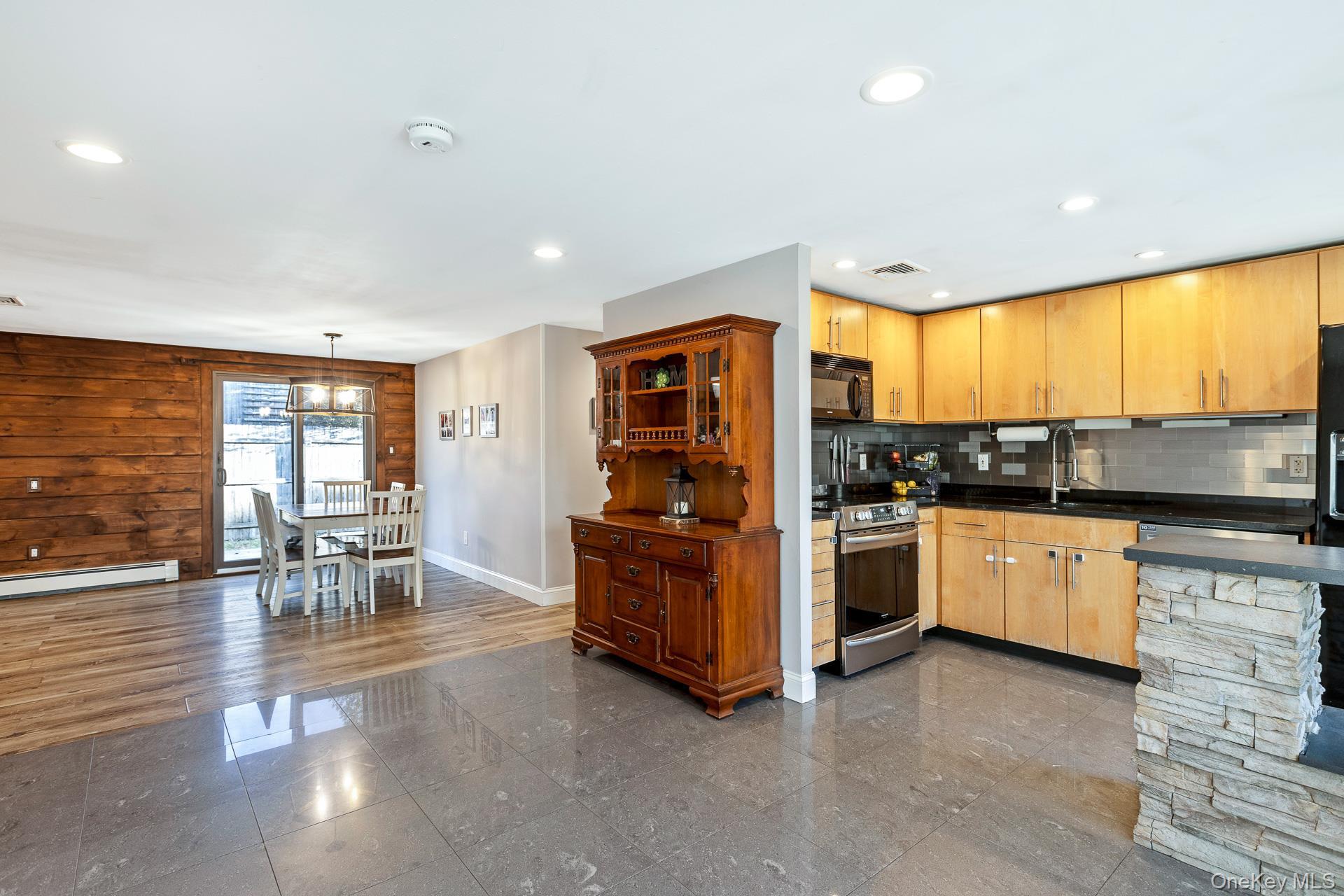 Single Family Longleaf Suffolk County, NY 11763, MLS-965823-9