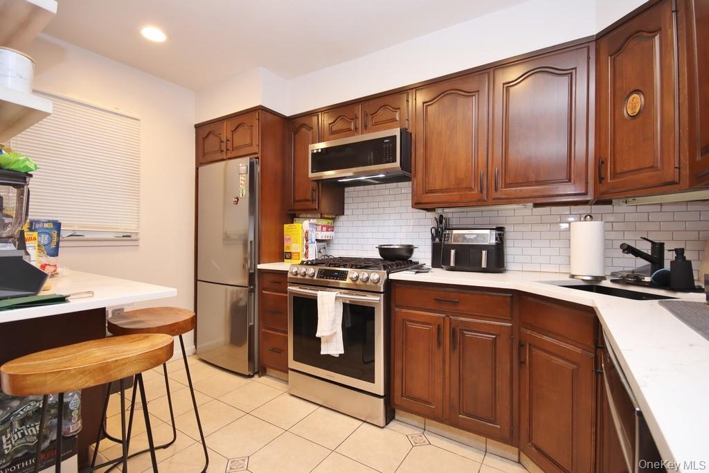 Single Family Parkview  Westchester County, NY 10710, MLS-965862-5