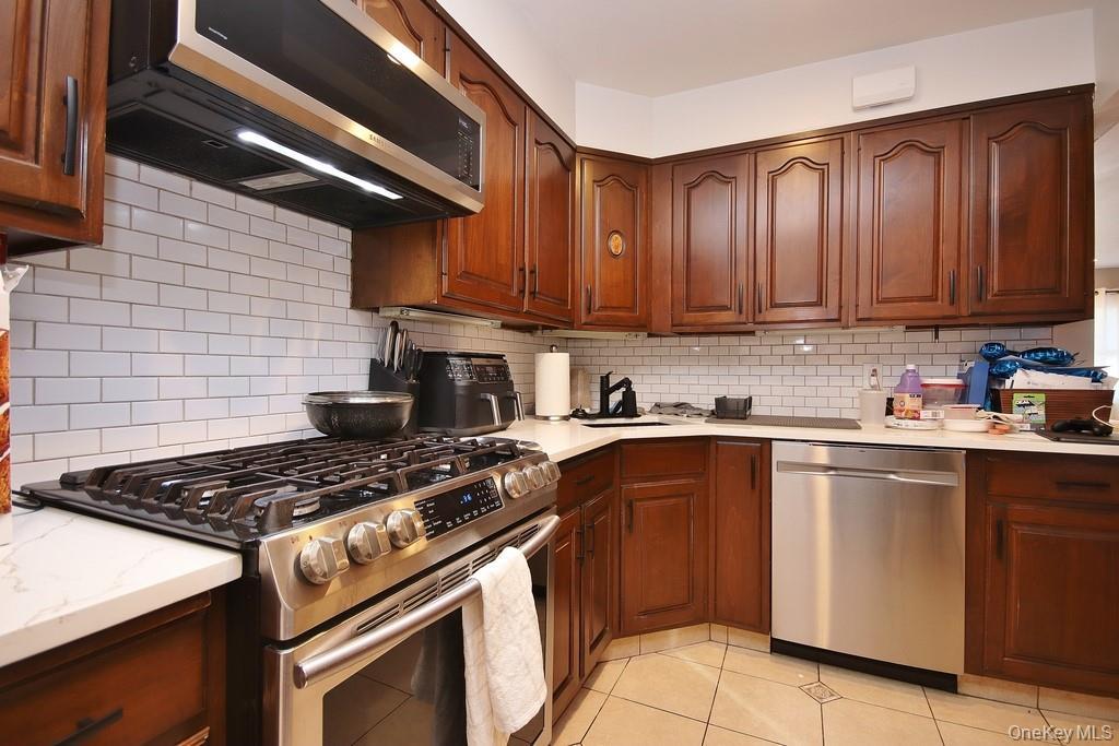 Single Family Parkview  Westchester County, NY 10710, MLS-965862-7
