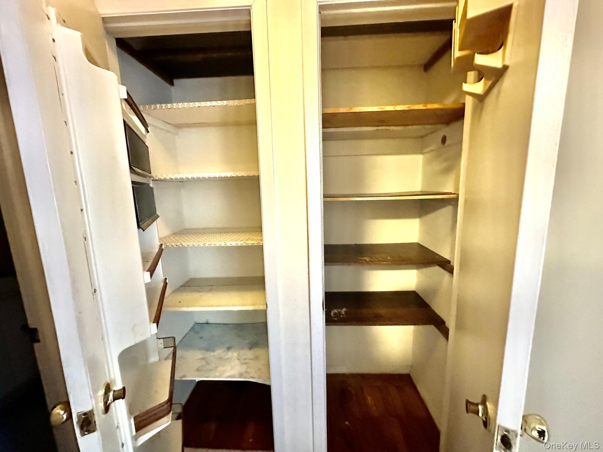 Coop Crompond  Westchester County, NY 10566, MLS-965867-10