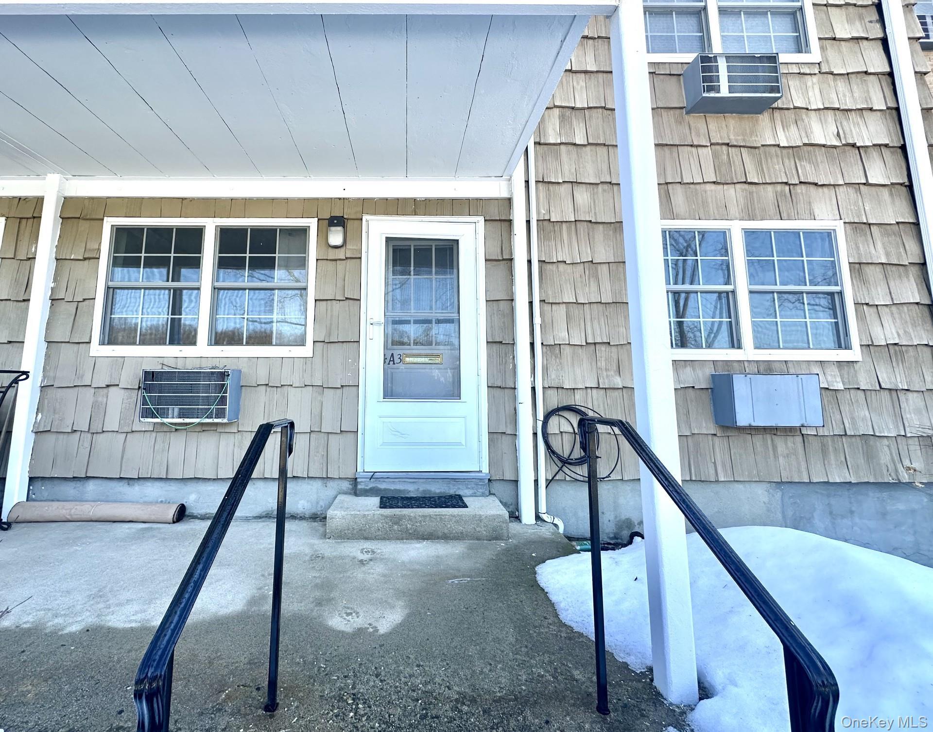 Coop Crompond  Westchester County, NY 10566, MLS-965867-12