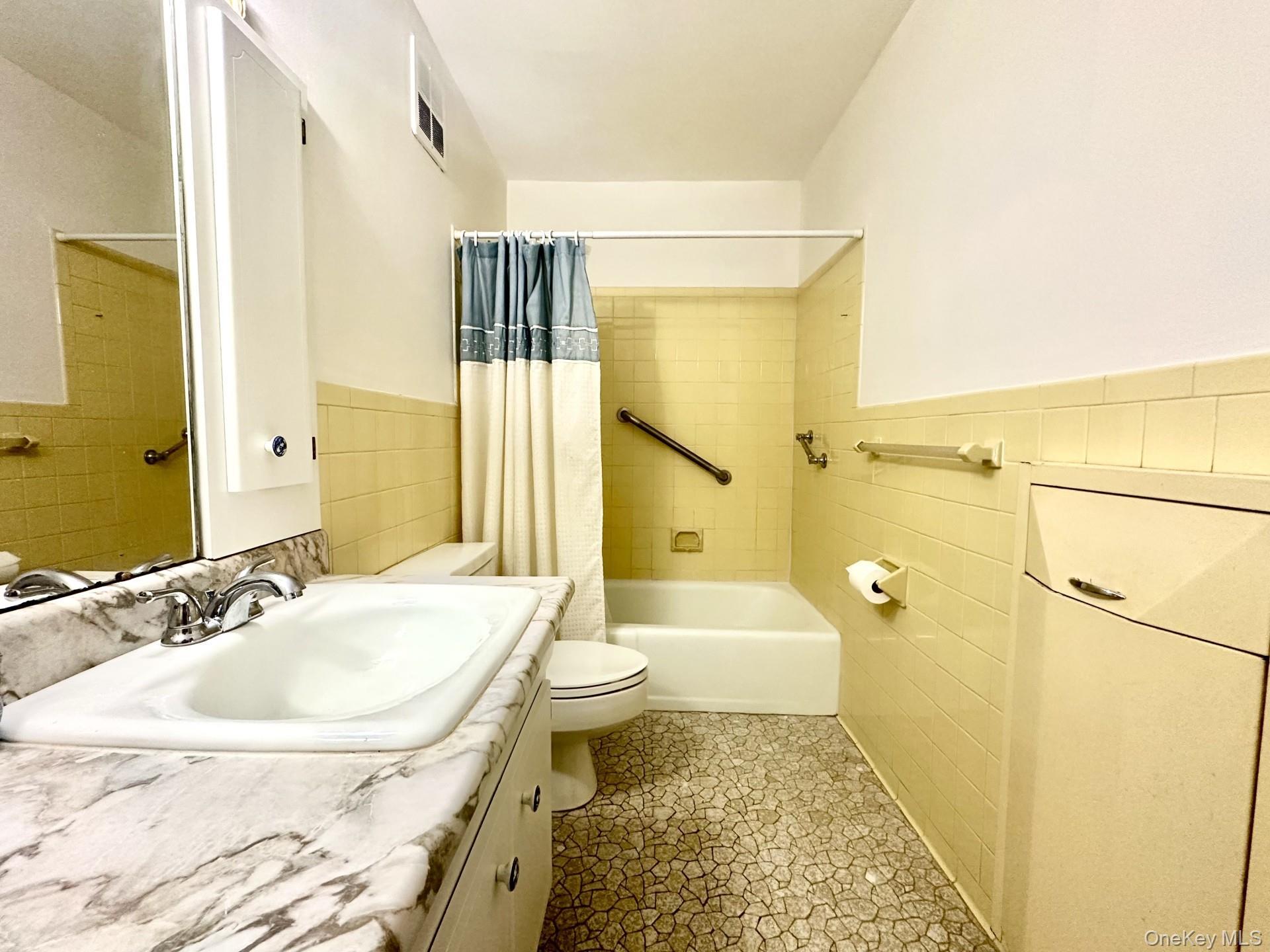 Coop Crompond  Westchester County, NY 10566, MLS-965867-9