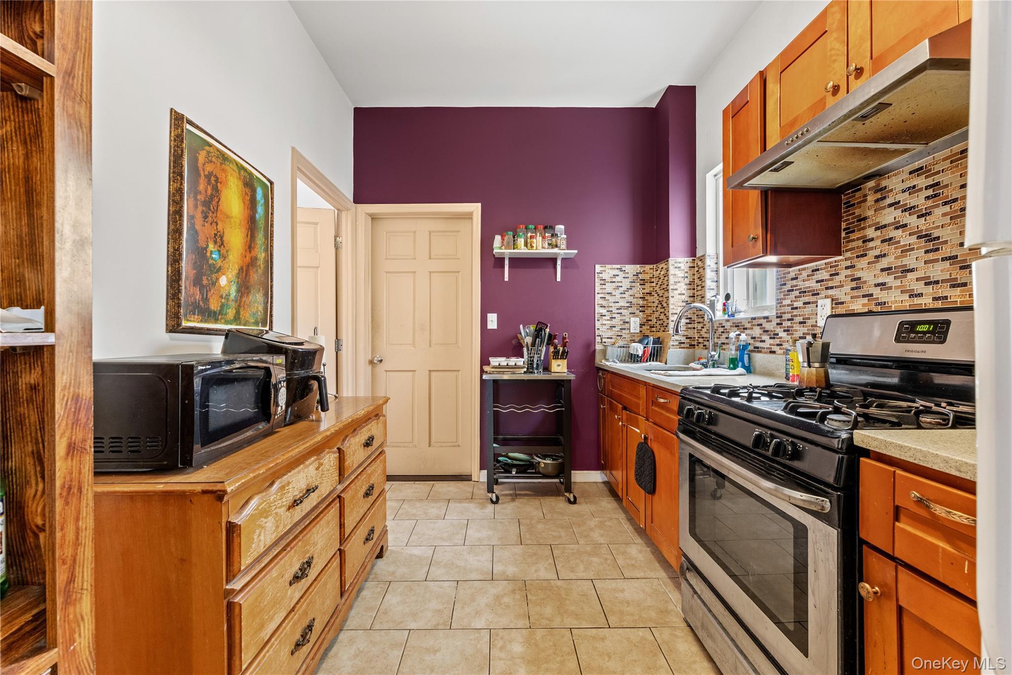 Single Family 37th  Queens, NY 11105, MLS-965874-9