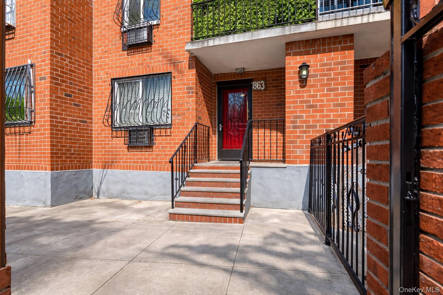 Single Family Home  Bronx, NY 10459, MLS-965878-2