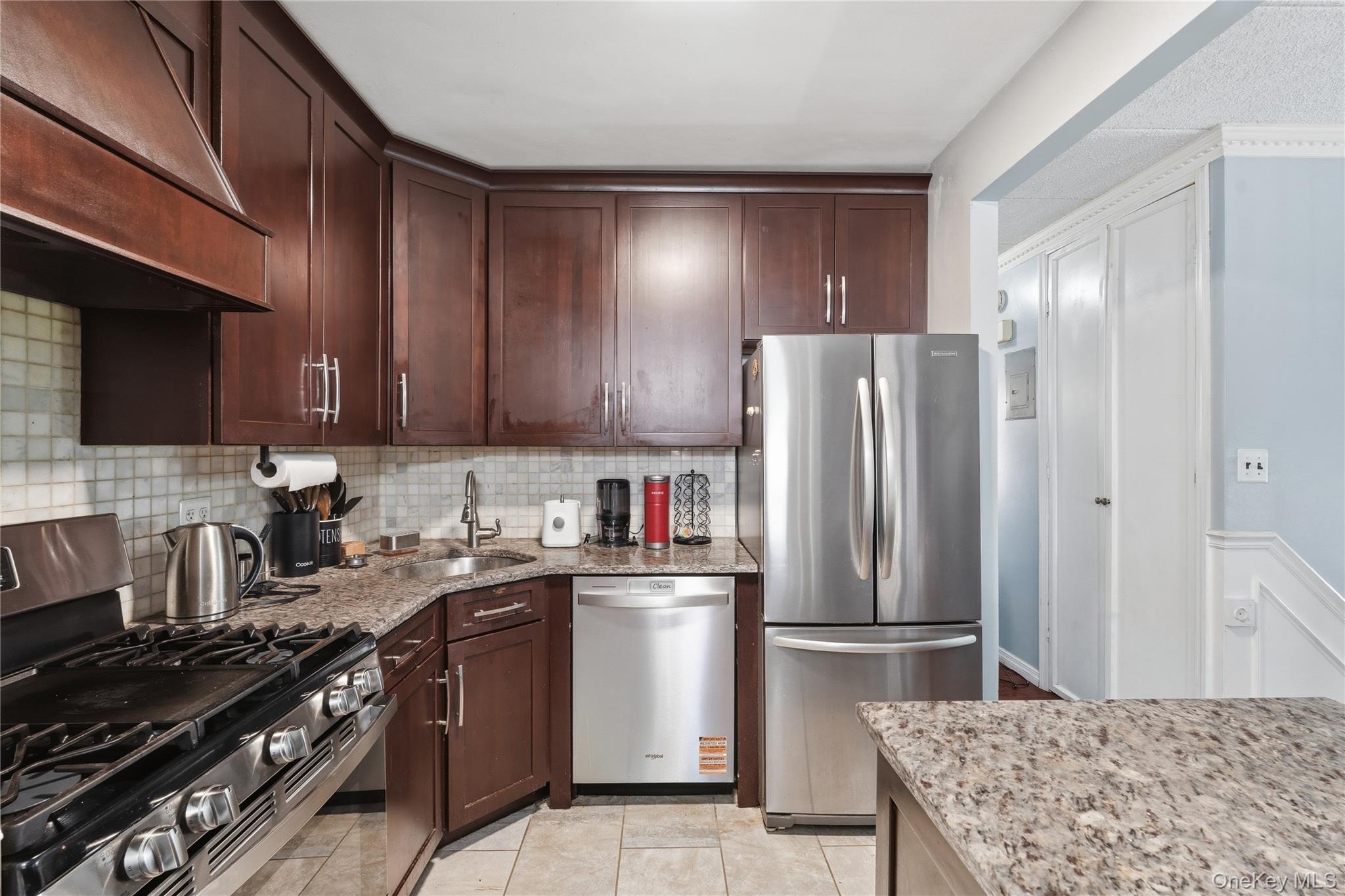 Single Family Home  Bronx, NY 10459, MLS-965878-32