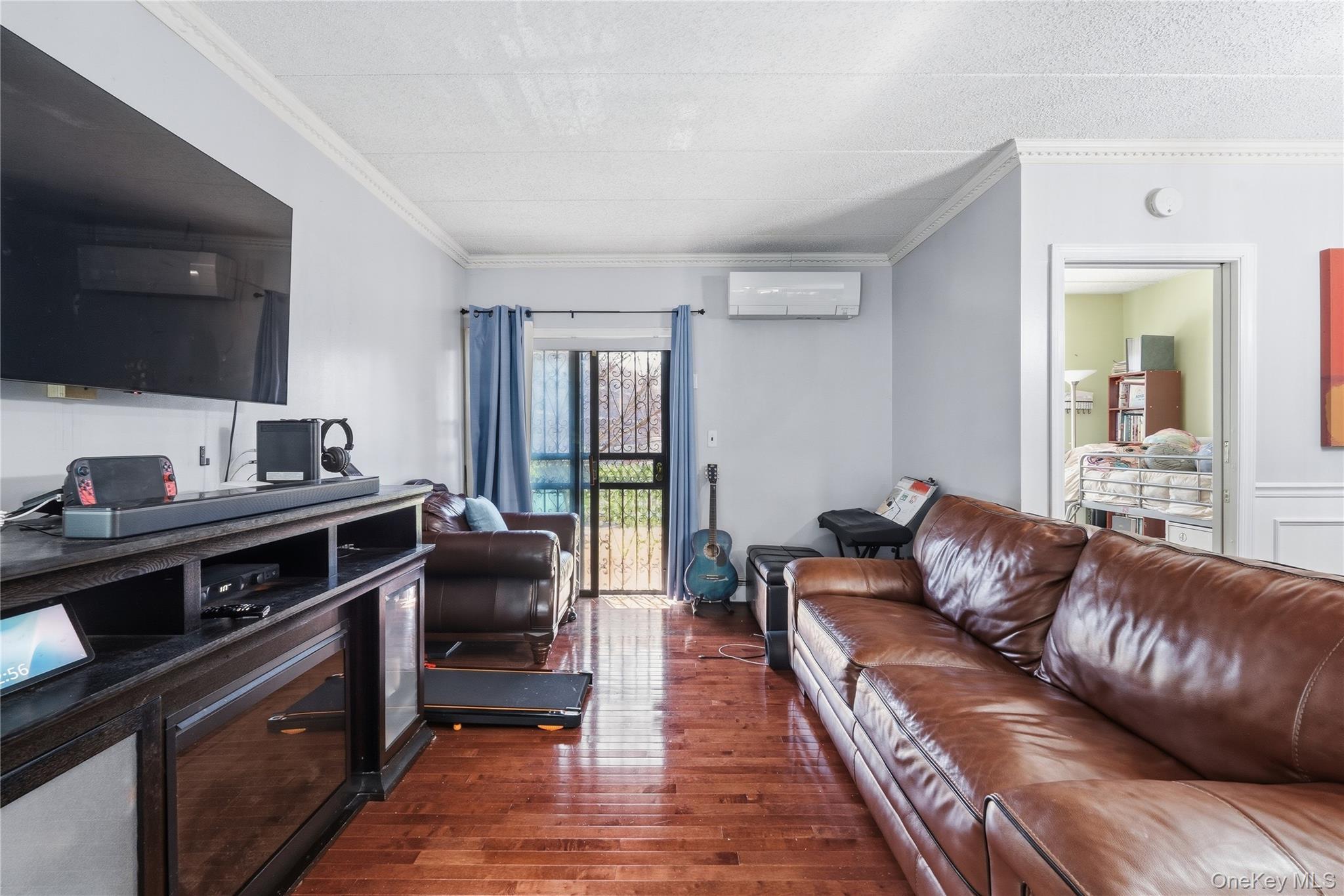 Single Family Home  Bronx, NY 10459, MLS-965878-33