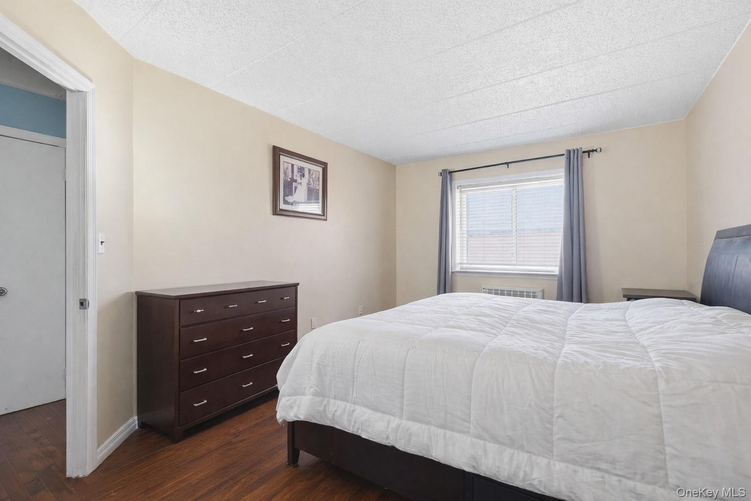 Single Family Home  Bronx, NY 10459, MLS-965878-40