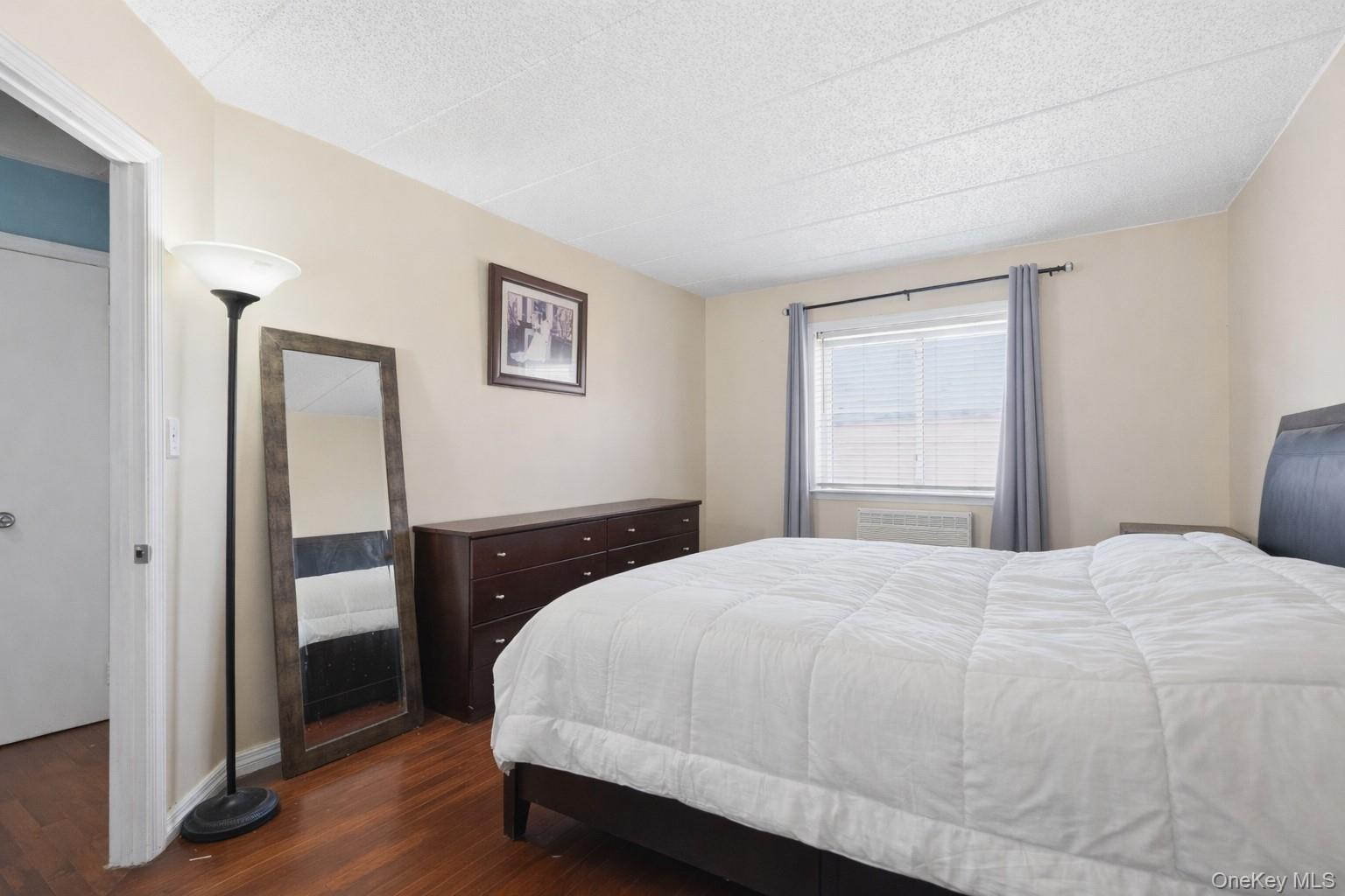 Single Family Home  Bronx, NY 10459, MLS-965878-41