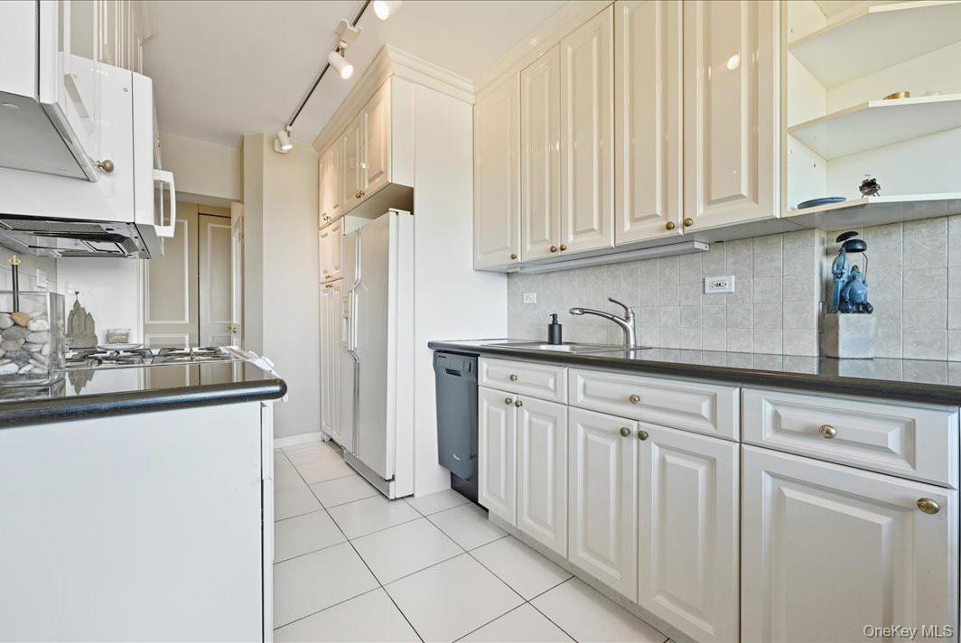 Coop Grand Central  Queens, NY 11005, MLS-965926-17