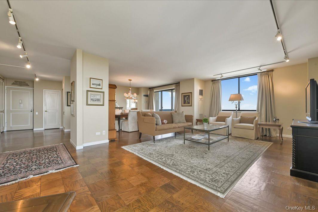 Coop Grand Central  Queens, NY 11005, MLS-965926-3