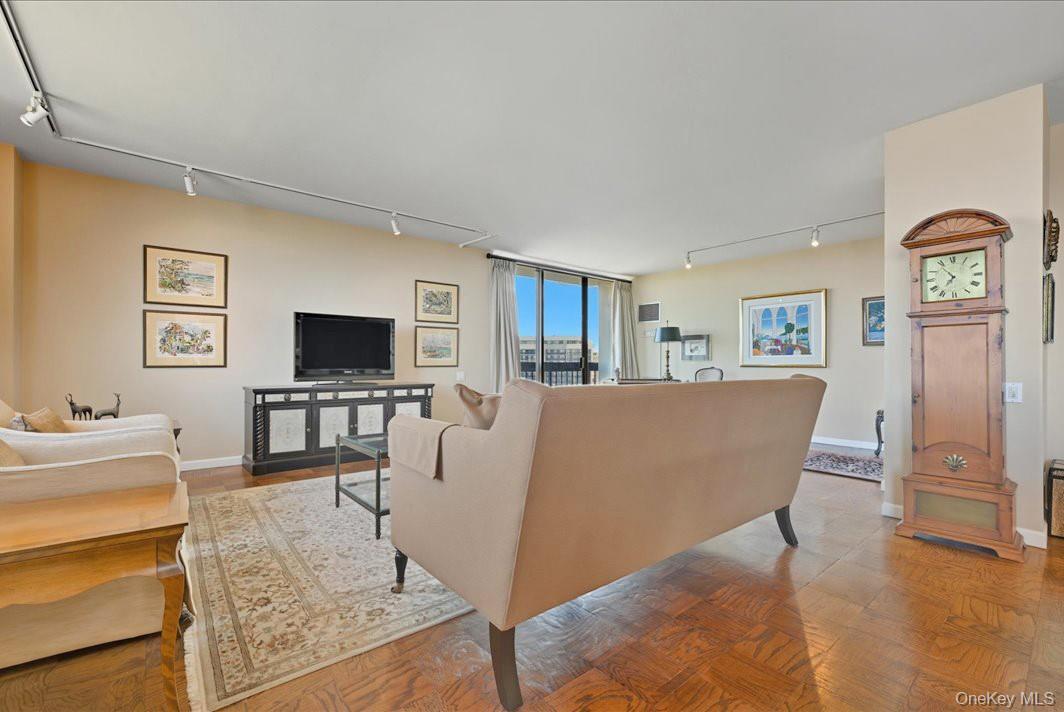 Coop Grand Central  Queens, NY 11005, MLS-965926-7