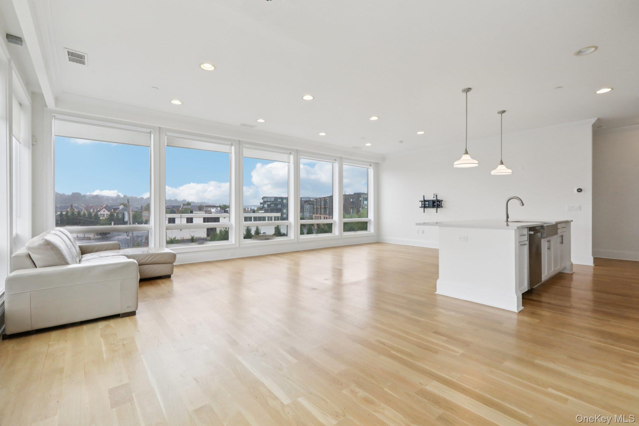 Condo River  Westchester County, NY 10591, MLS-965938-10