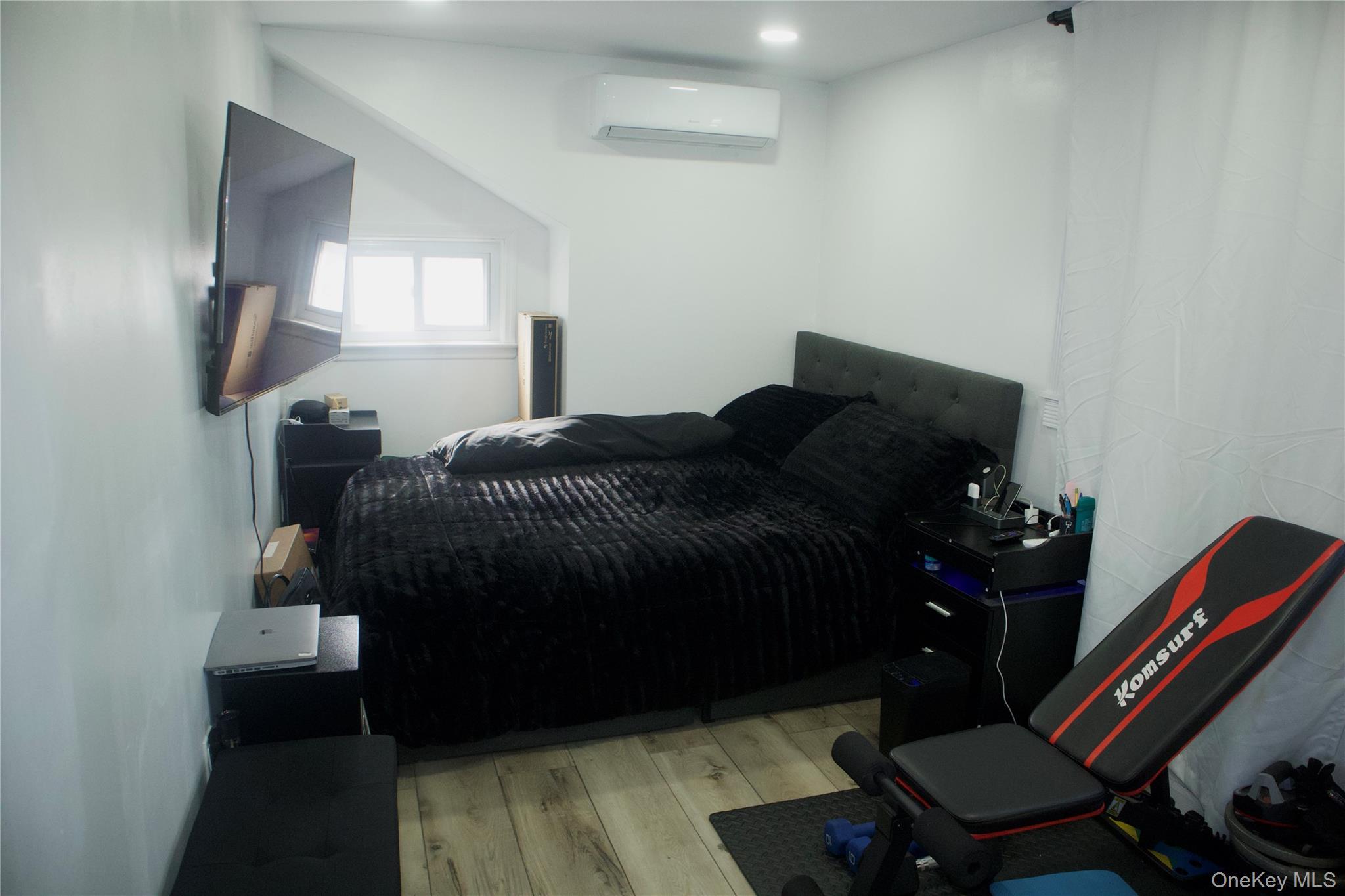 Single Family 223rd  Queens, NY 11413, MLS-965947-20