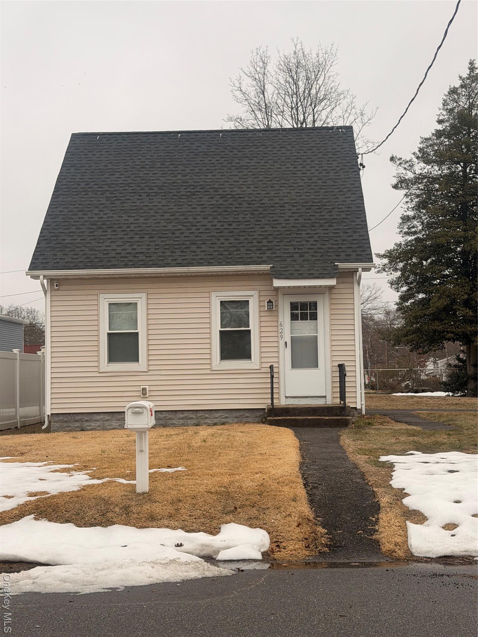 Single Family Lakeway  Suffolk County, NY 11704, MLS-965979-14