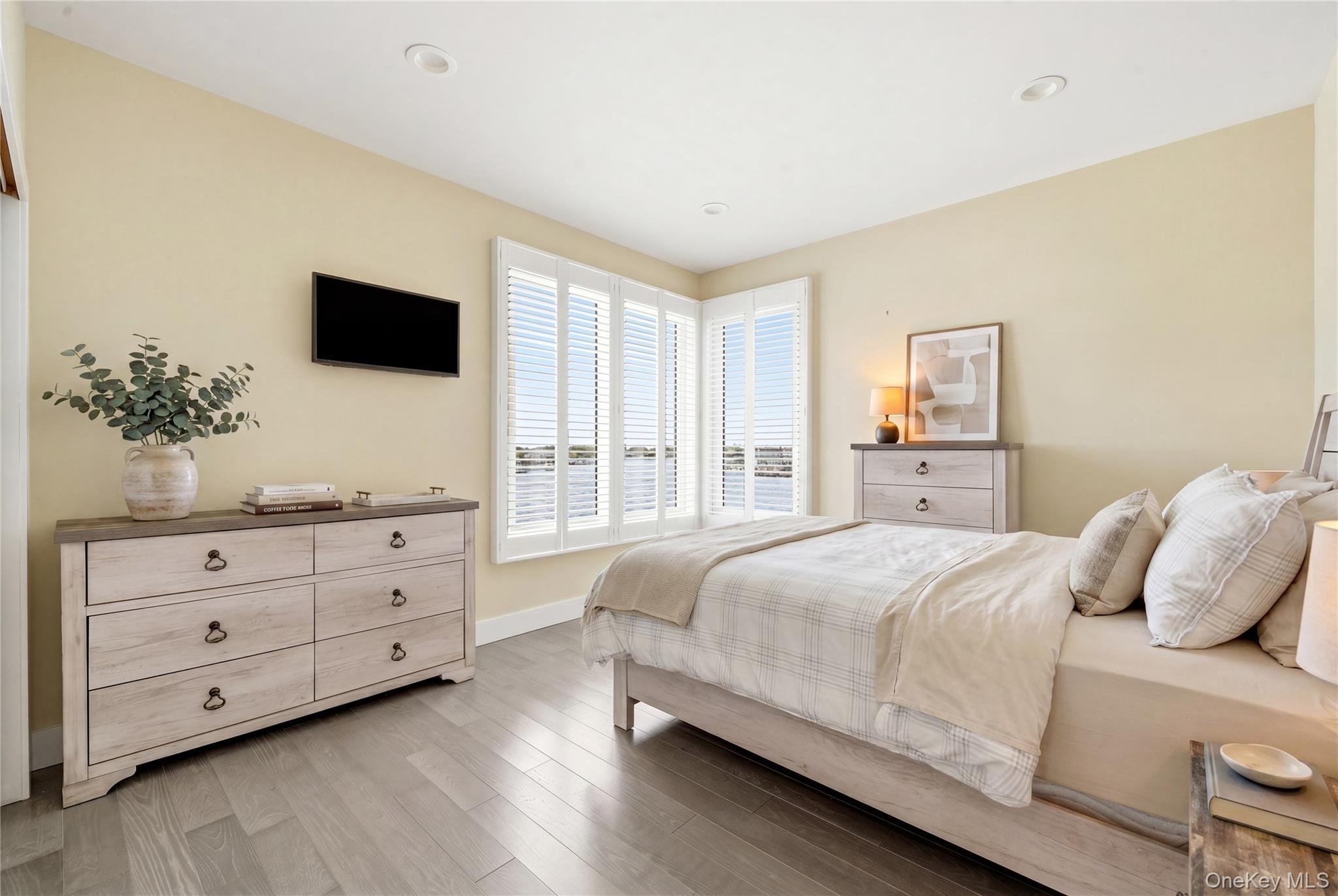 Single Family W Lido Promenade  Suffolk County, NY 11757, MLS-965982-32