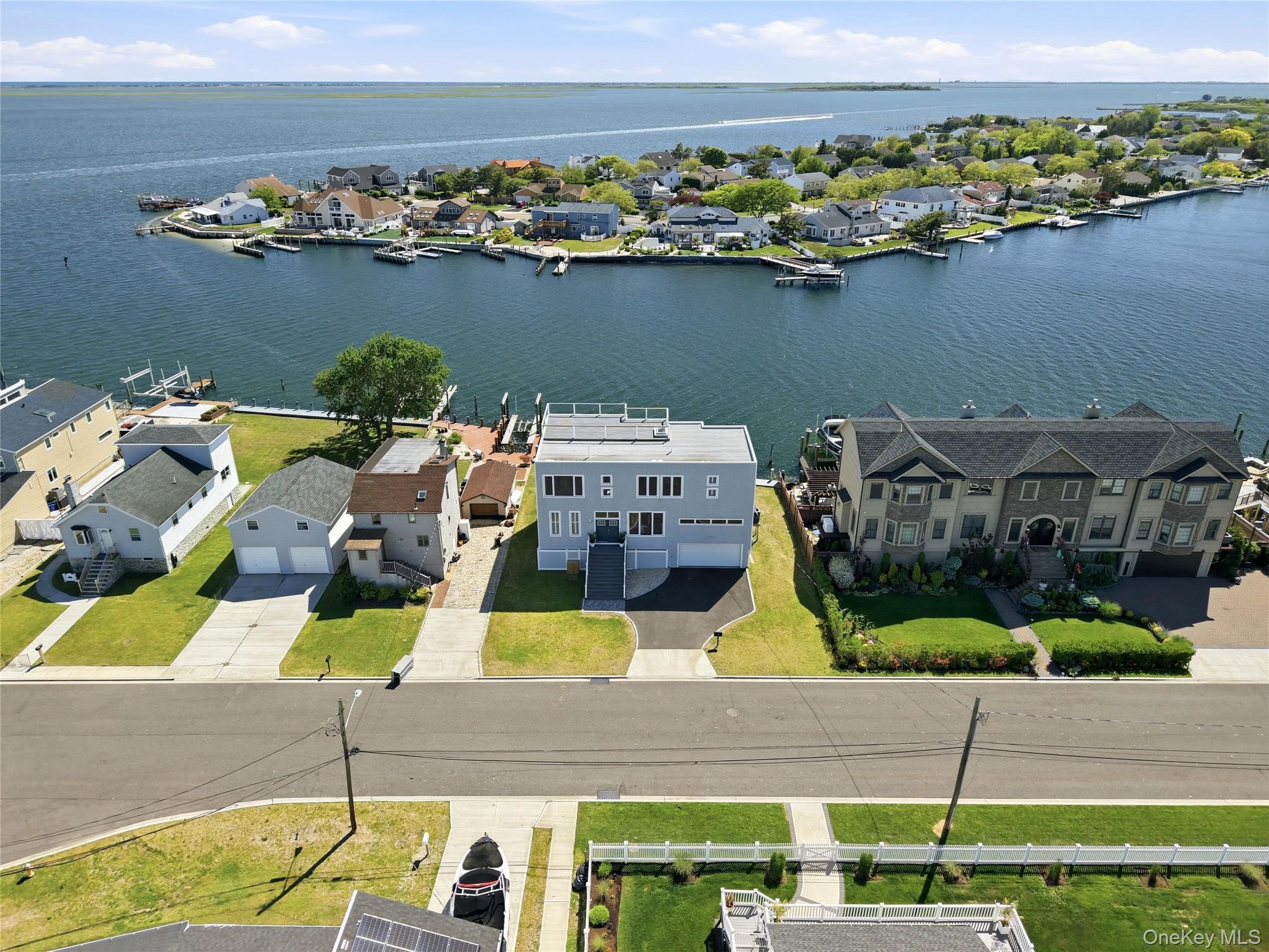 Single Family W Lido Promenade  Suffolk County, NY 11757, MLS-965982-39