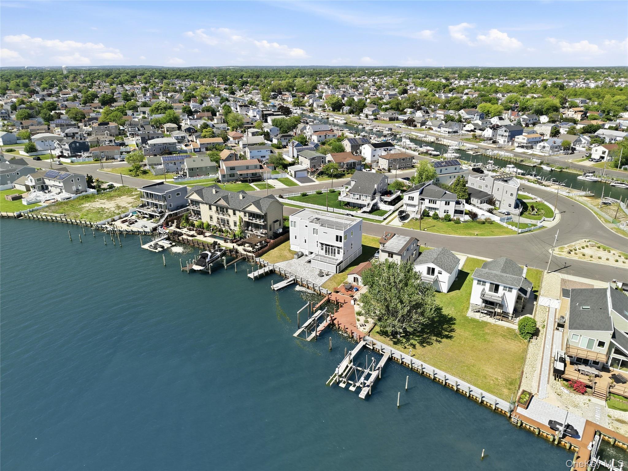 Single Family W Lido Promenade  Suffolk County, NY 11757, MLS-965982-43