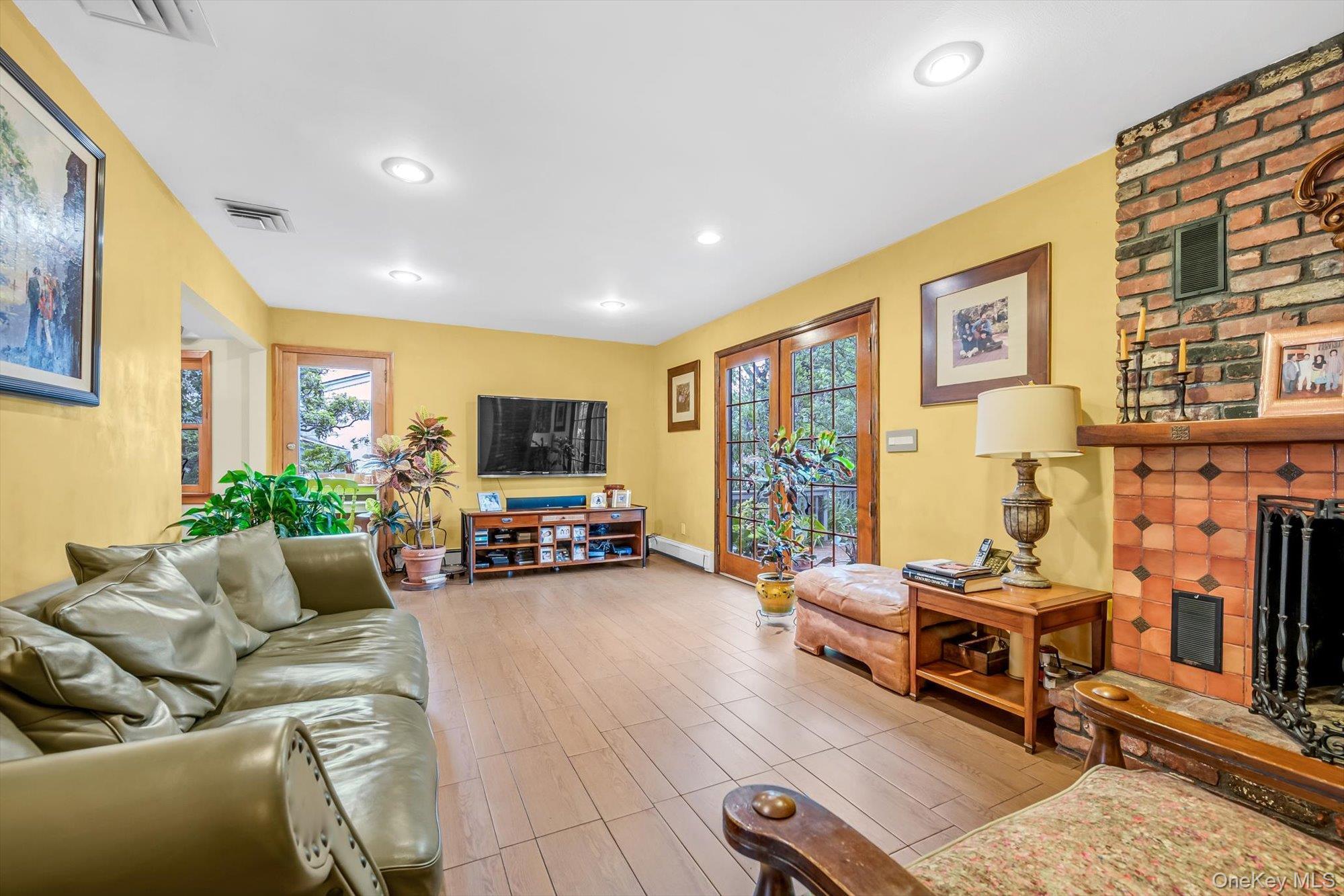 Single Family Kearny Drive  Nassau County, NY 11581, MLS-965996-3