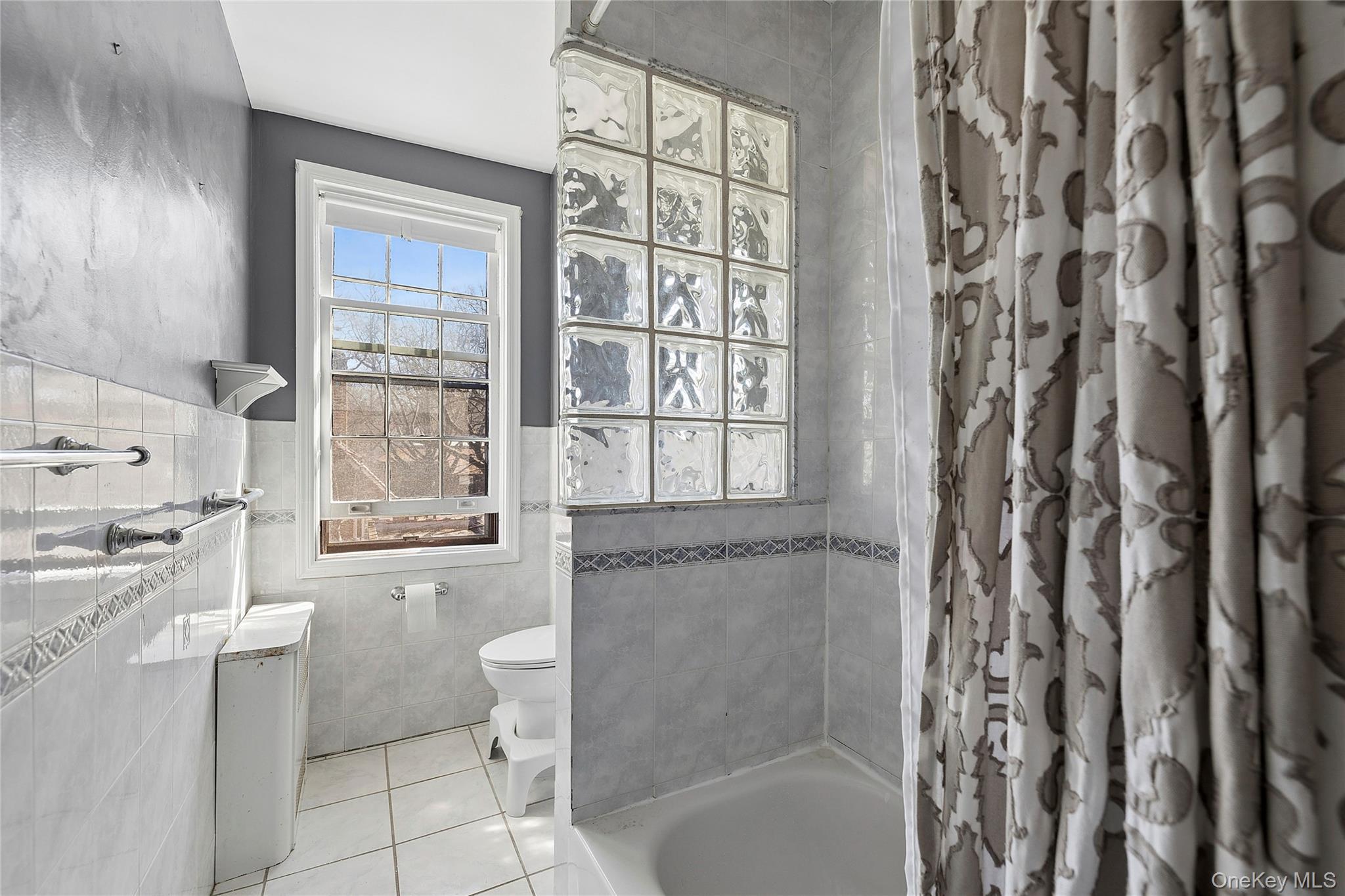 Single Family Slocum  Queens, NY 11375, MLS-966009-9