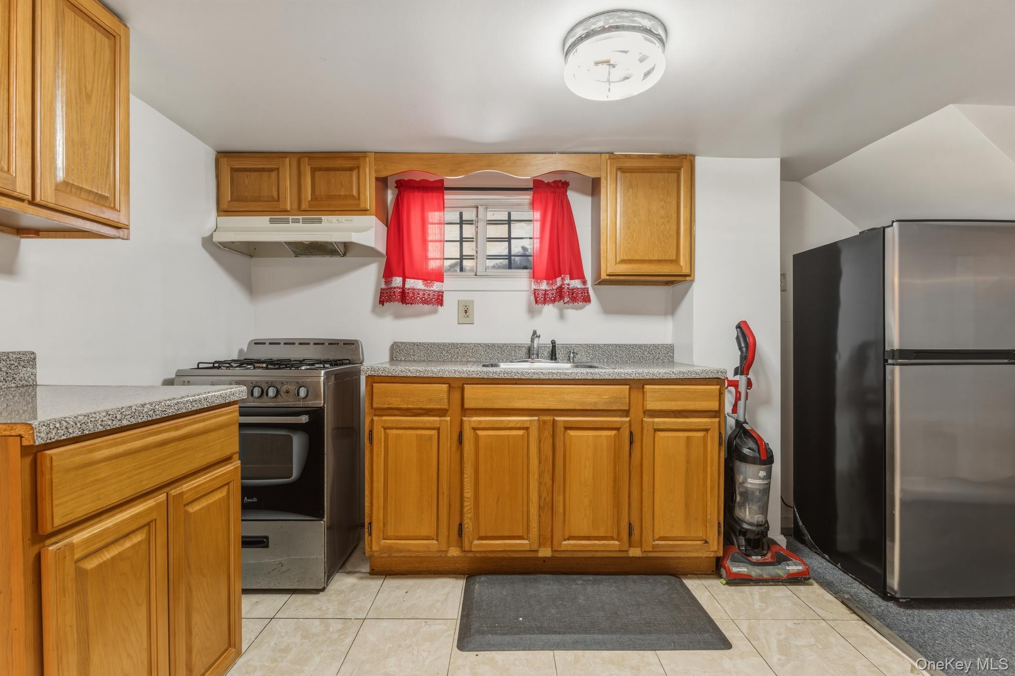 Single Family Dormans  Queens, NY 11412, MLS-966012-16