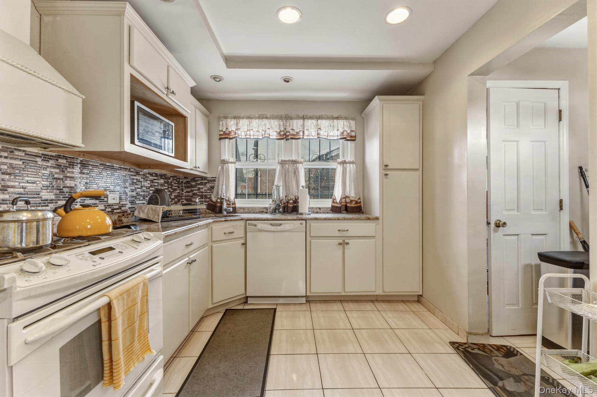 Single Family Dormans  Queens, NY 11412, MLS-966012-9