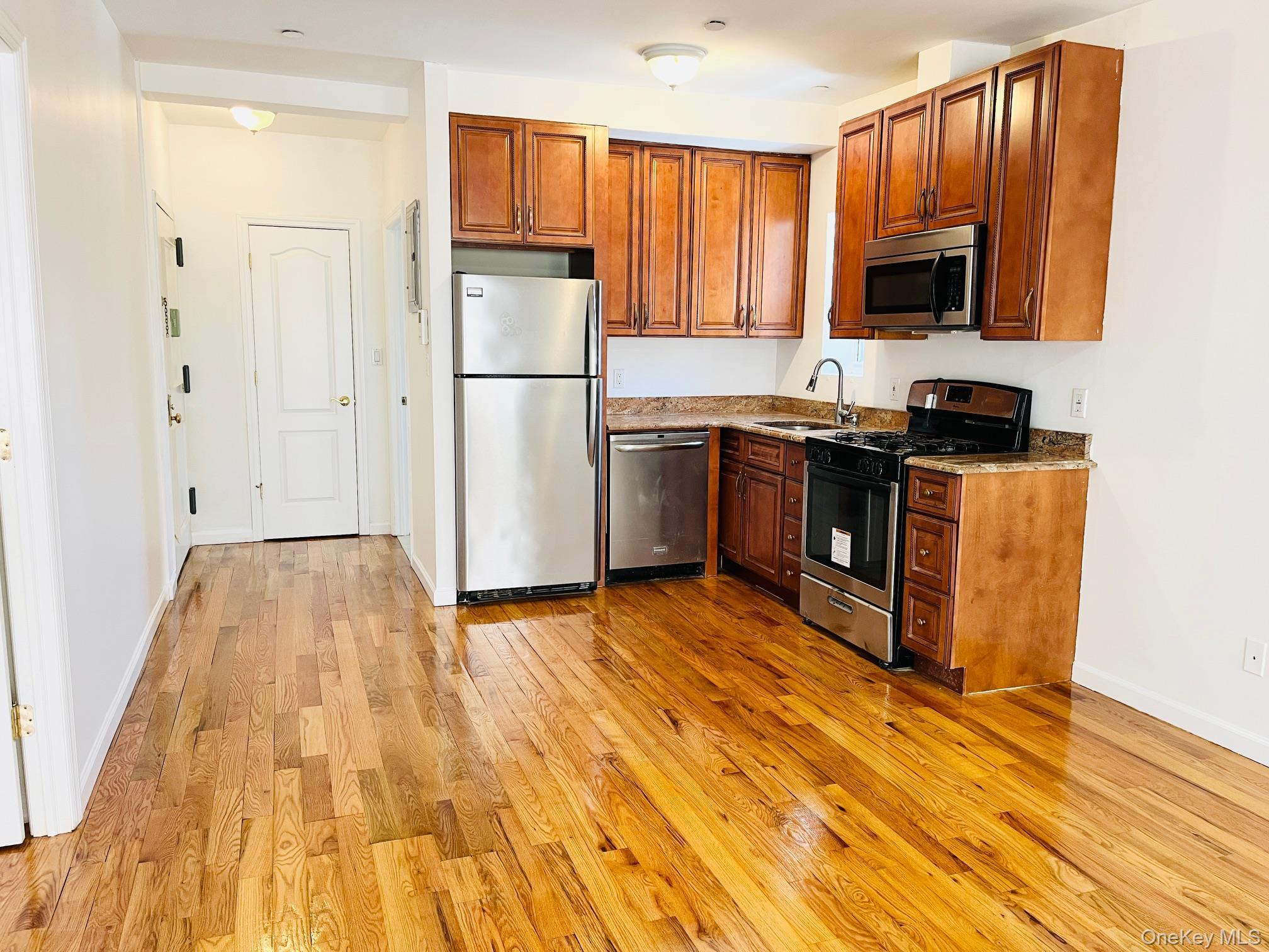 Condo 63rd  Queens, NY 11375, MLS-966014-7