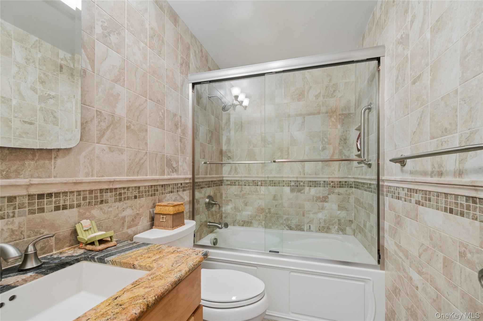 Condo Oceanfront  Nassau County, NY 11561, MLS-966047-25