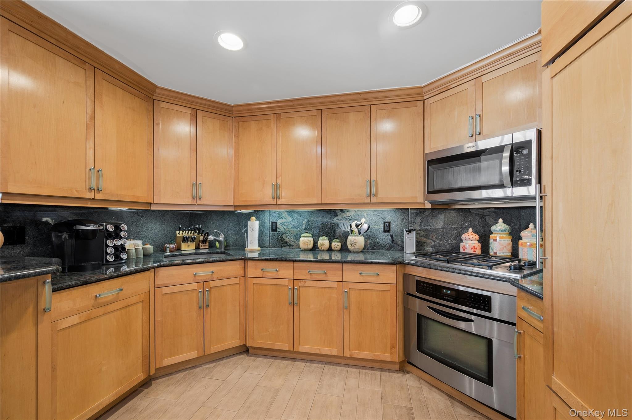 Condo Oceanfront  Nassau County, NY 11561, MLS-966047-5