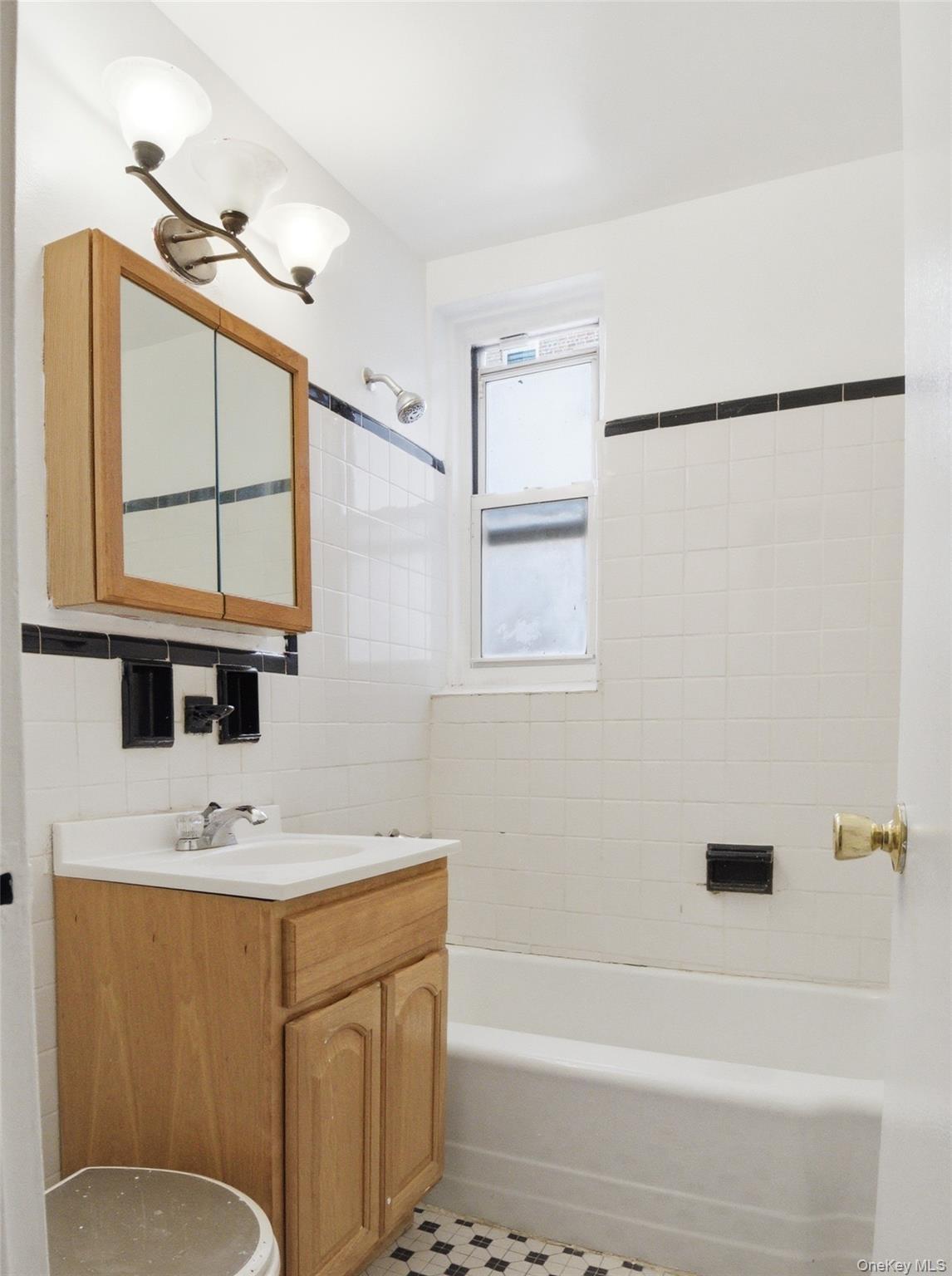 Coop Riverdale  Westchester County, NY 10705, MLS-966090-9